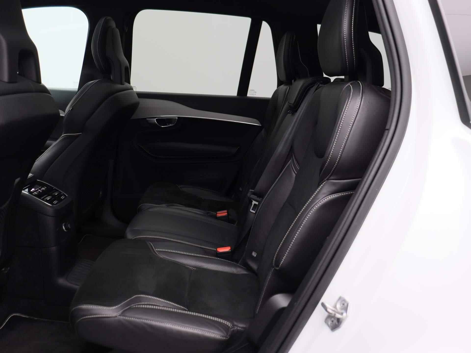 Volvo XC90 2.0 T8 Twin Engine AWD R-Design | 7-ZITS | PANORAMADAK | NAVIGATIE | WEGKLAPBARE TREKHAAK | ELEKTRISCHE ACHTERKLEP | ACHTERUITRIJCAMERA | STOELVERWARMING | LANE ASSSIST | ELEKTRISCHE VOORSTOELEN MET GEHEUGEN | ADAPTIVE CRUISE CONTROL | - 15/38