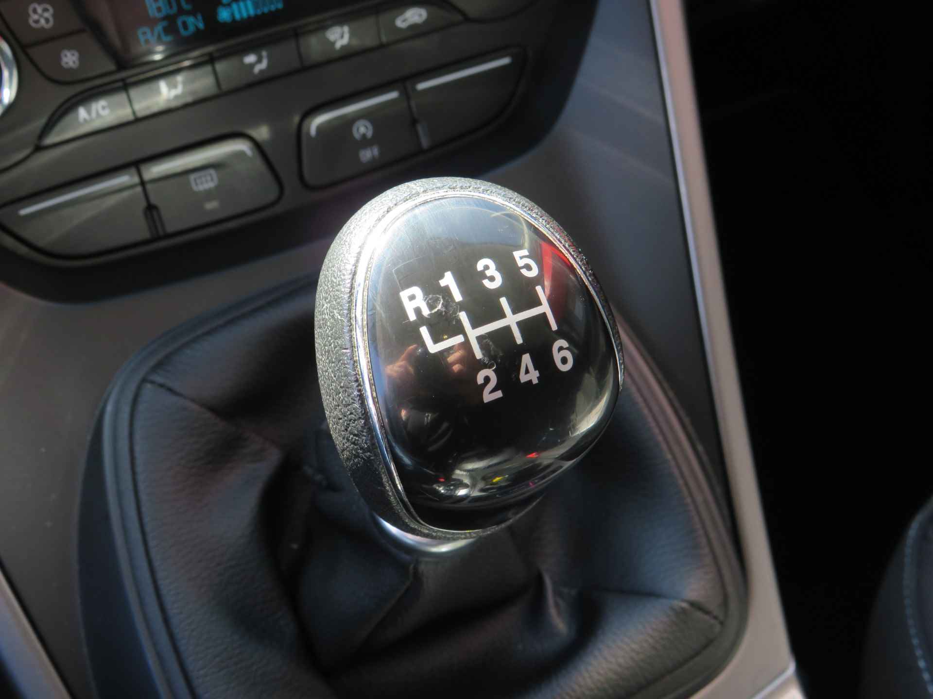 Ford Kuga 1.5 Trend| 150-PK| | Clima-Airco | Navigatie | Parkeercamera | Incl. BOVAG Garantie | - 4/48
