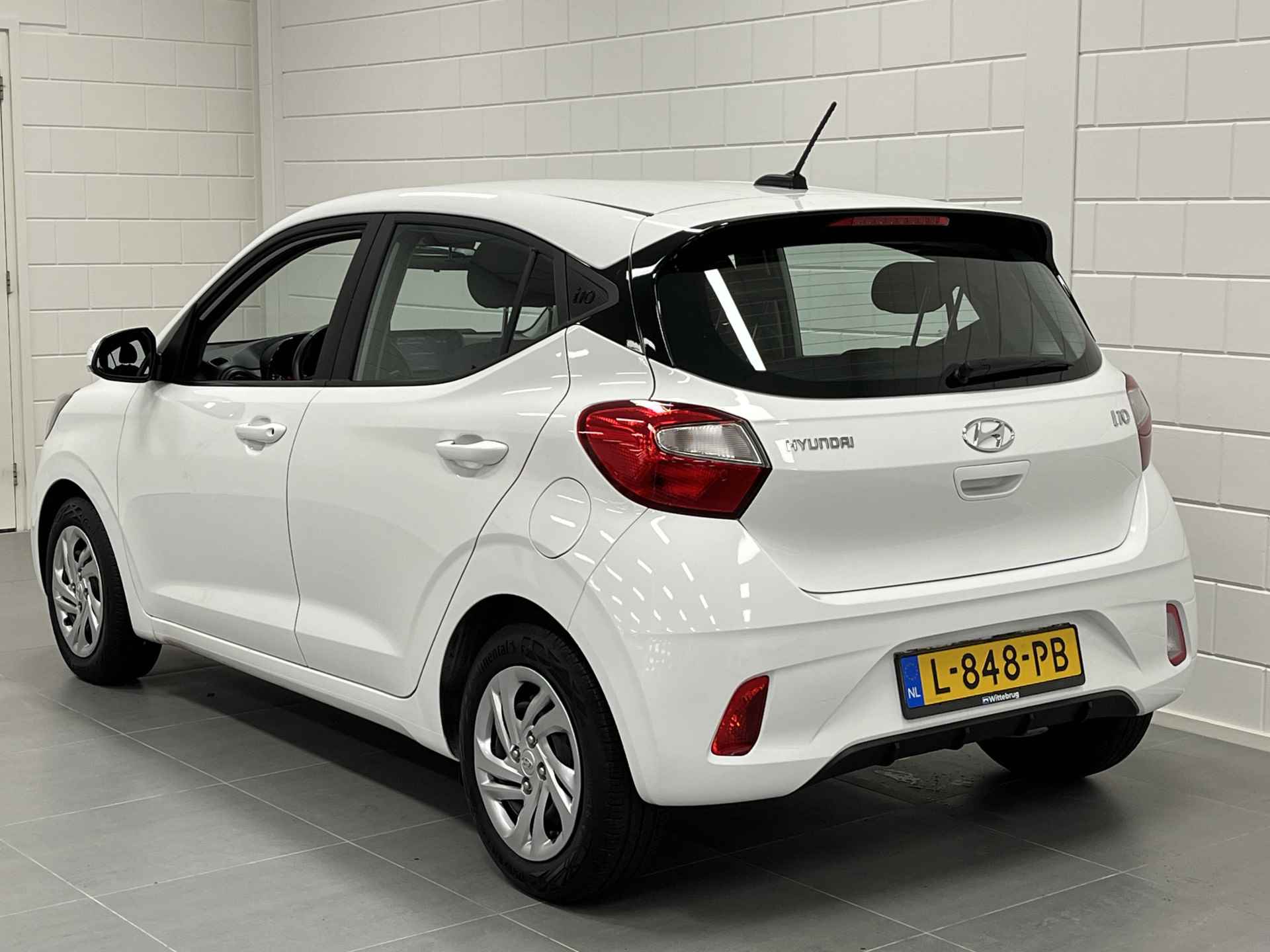 Hyundai i10 1.0 Comfort APPLE / ANDROID NAVIGATIE | AIRCO | CRUISE CONTROL | LEUKE ZUINIGE AUTO! - 11/39