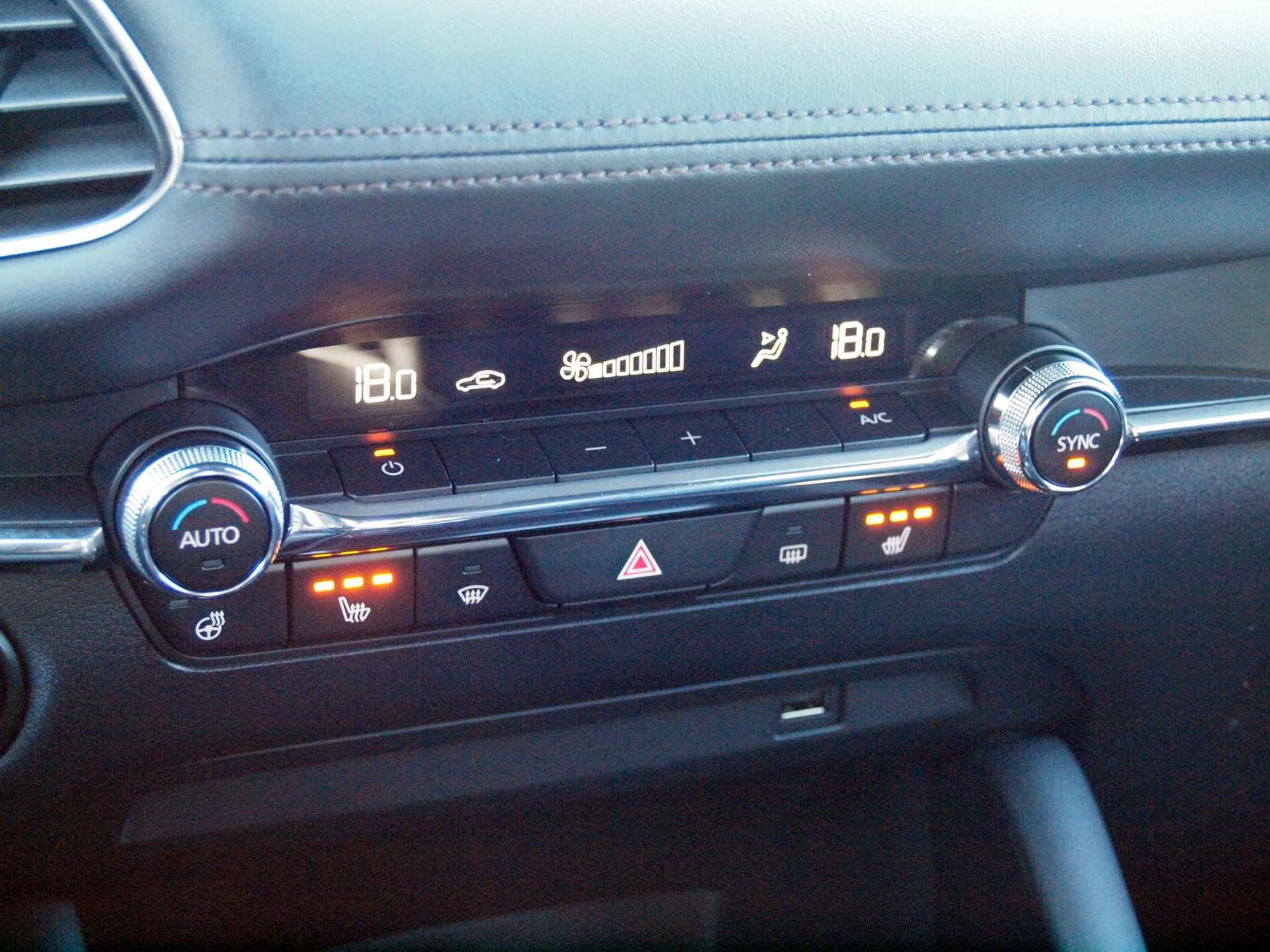 Mazda 3 2.0 e-SkyActiv-X M Hybrid 180 Comfort met Bose | Automaat | Camera | Navi | Cruise Control | Climate Control | - 24/35