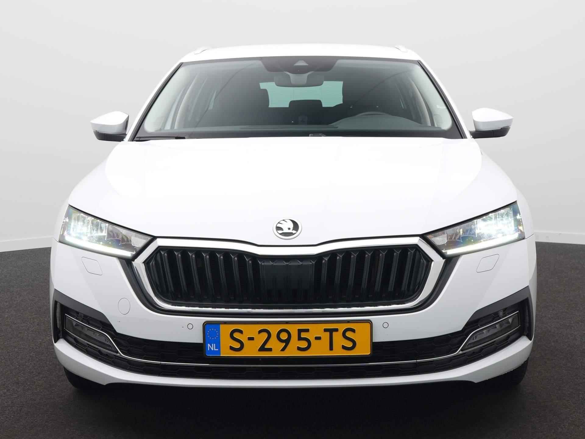 Skoda Octavia Combi 1.0 TSI Business Edition Plus / Elektr Trekhaak / Naviagtie / Sensoren - 2/56