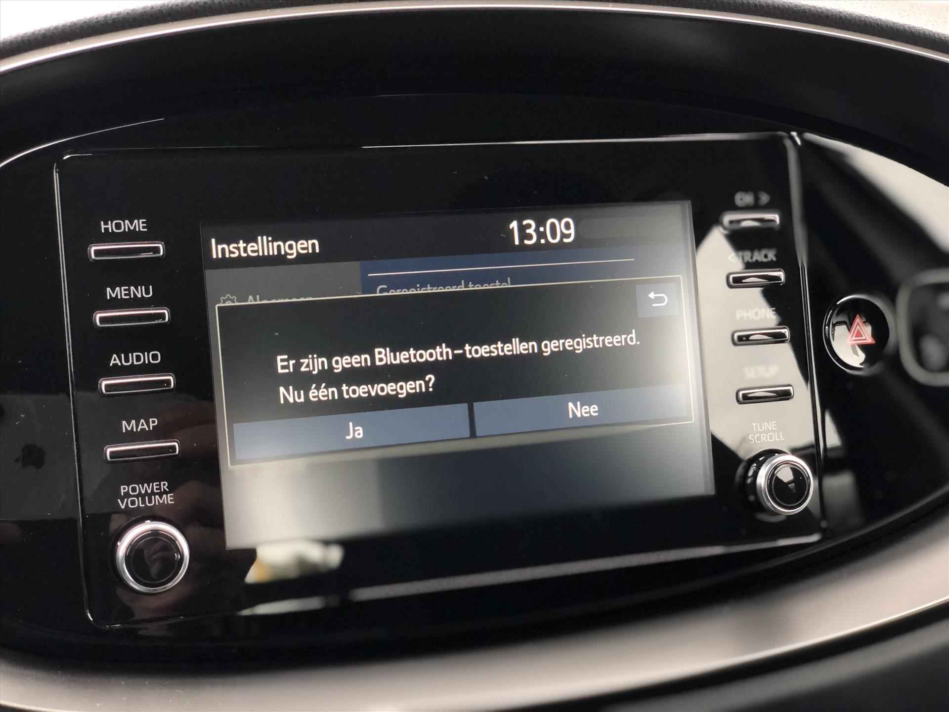 Toyota Aygo X 1.0 VVT-i First | Apple CarPlay/Android Auto, Lichtmetalen velgen, Licht + Regensensor, Parkeersensoren, Stuurbediening - 21/34