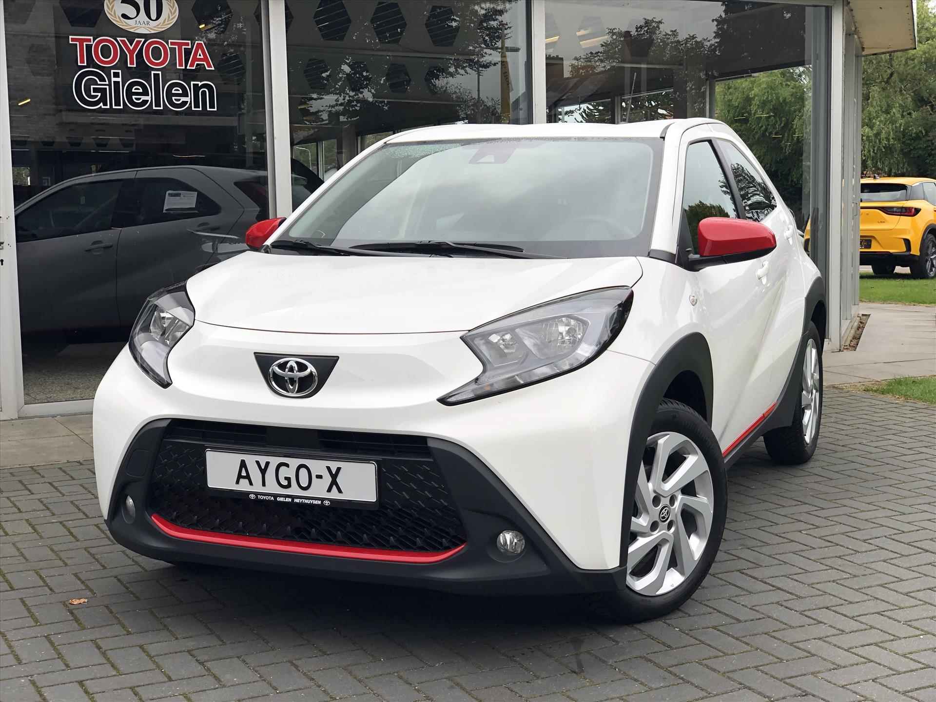 Toyota Aygo X 1.0 VVT-i First | Apple CarPlay/Android Auto, Lichtmetalen velgen, Licht + Regensensor, Parkeersensoren, Stuurbediening - 33/34