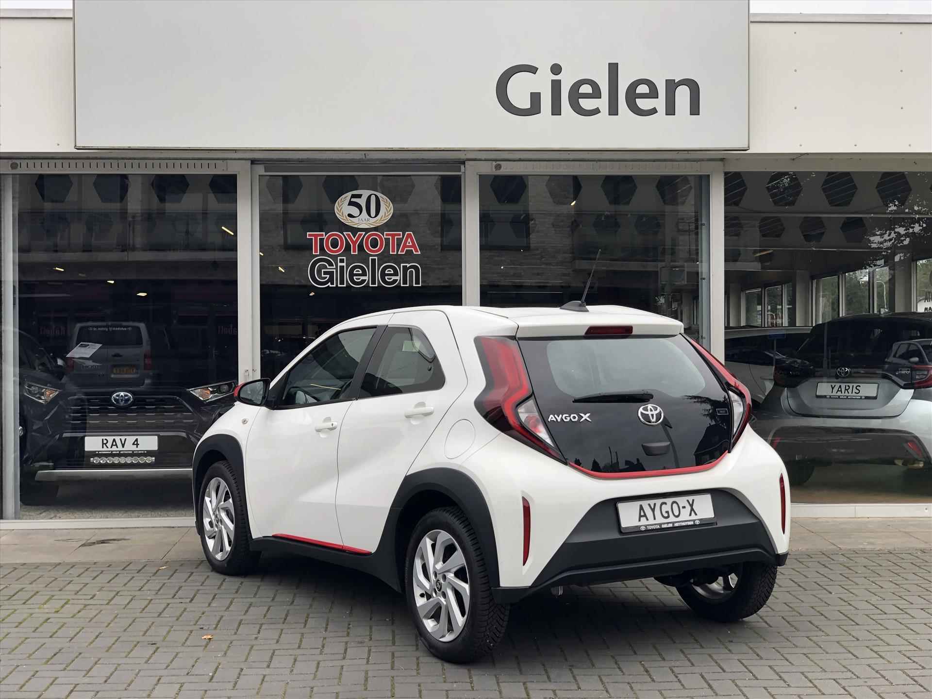 Toyota Aygo X 1.0 VVT-i First | Apple CarPlay/Android Auto, Lichtmetalen velgen, Licht + Regensensor, Parkeersensoren, Stuurbediening - 34/34