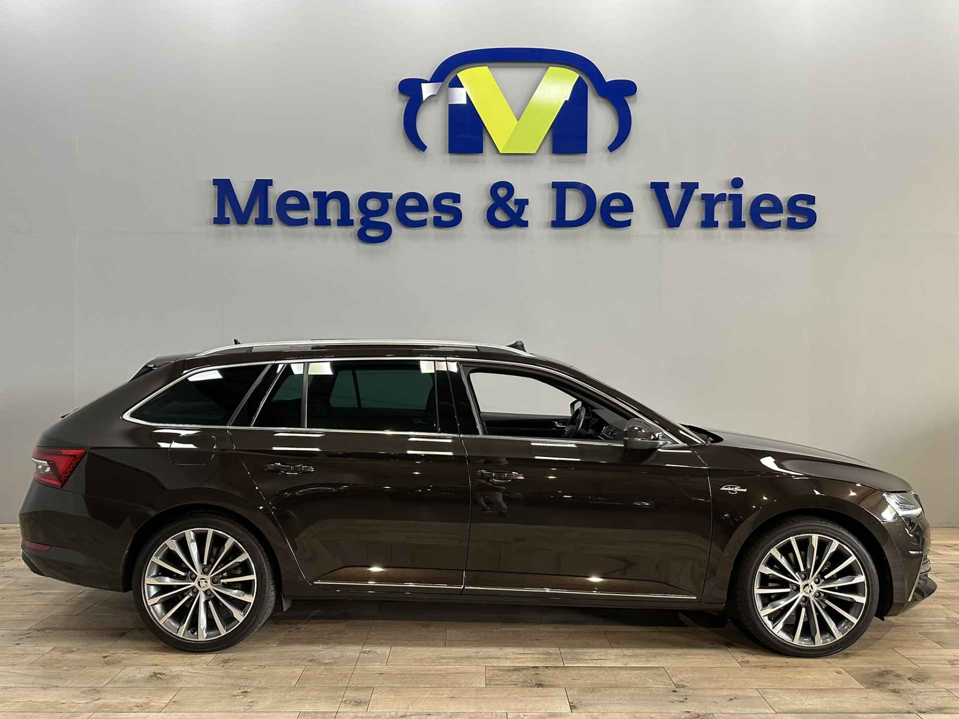 Škoda Superb Combi 1.5 TSI ACT L&K Executive Airco ECC | Virtual | Panorama | Canton | Camera | Stoelkoeling | Trekhaak | Cruise Control | Apple Carplay Android Auto | Isofix | NAP | Lauren Klement | - 2/53