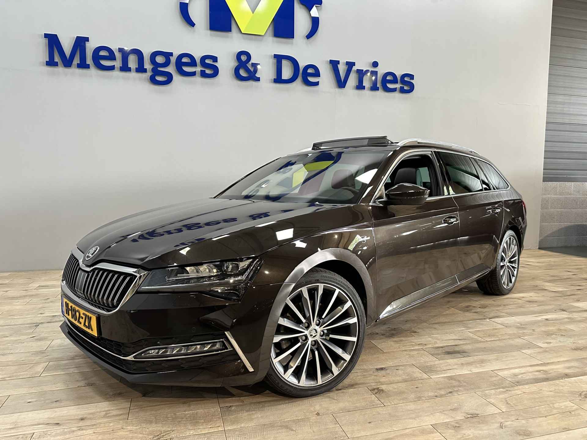 Škoda Superb Combi 1.5 TSI ACT L&K Executive Airco ECC | Virtual | Panorama | Canton | Camera | Stoelkoeling | Trekhaak | Cruise Control | Apple Carplay Android Auto | Isofix | NAP | Lauren Klement | - 7/53