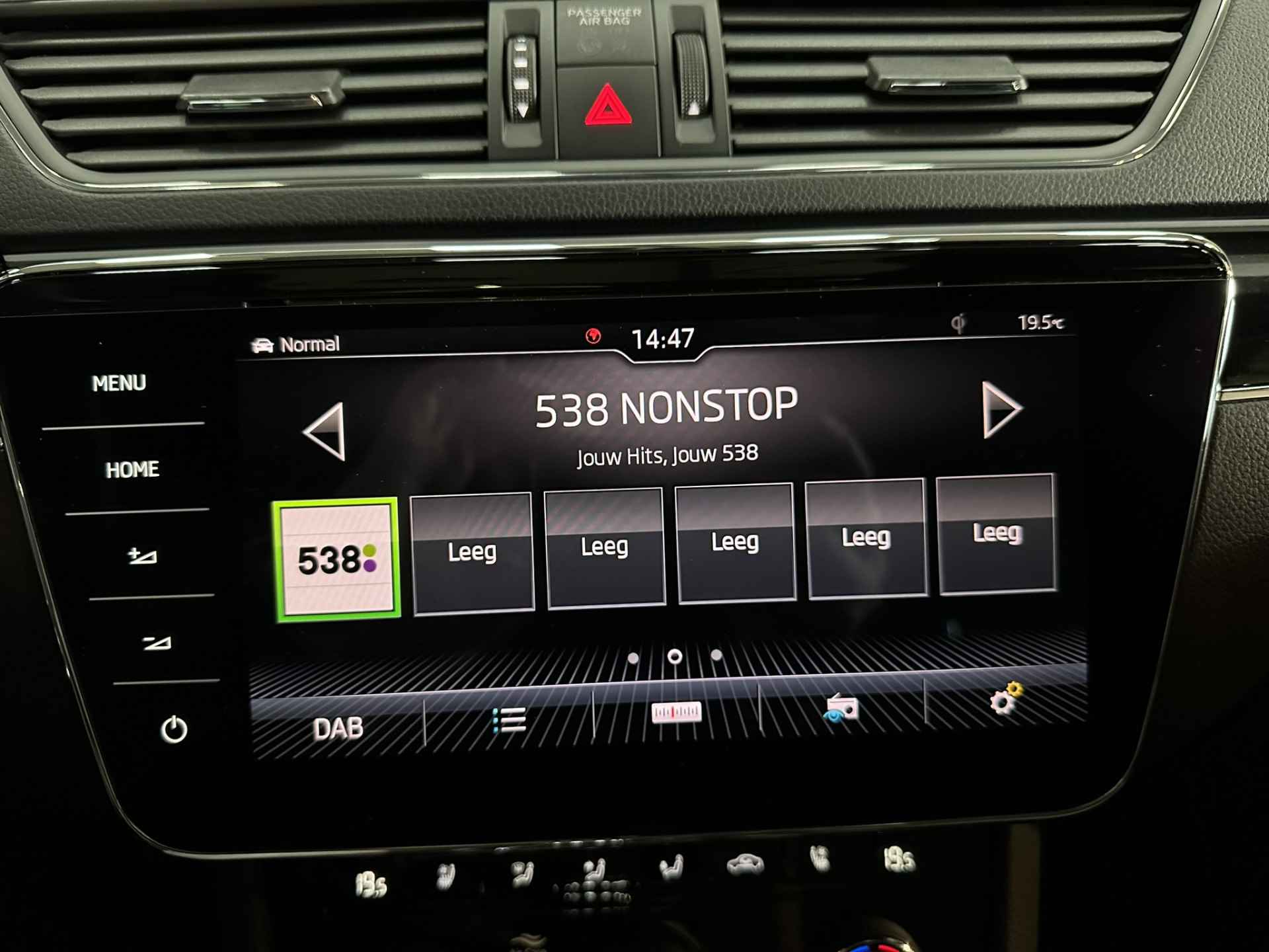 Škoda Superb Combi 1.5 TSI ACT L&K Executive Airco ECC | Virtual | Panorama | Canton | Camera | Stoelkoeling | Trekhaak | Cruise Control | Apple Carplay Android Auto | Isofix | NAP | Lauren Klement | - 23/53