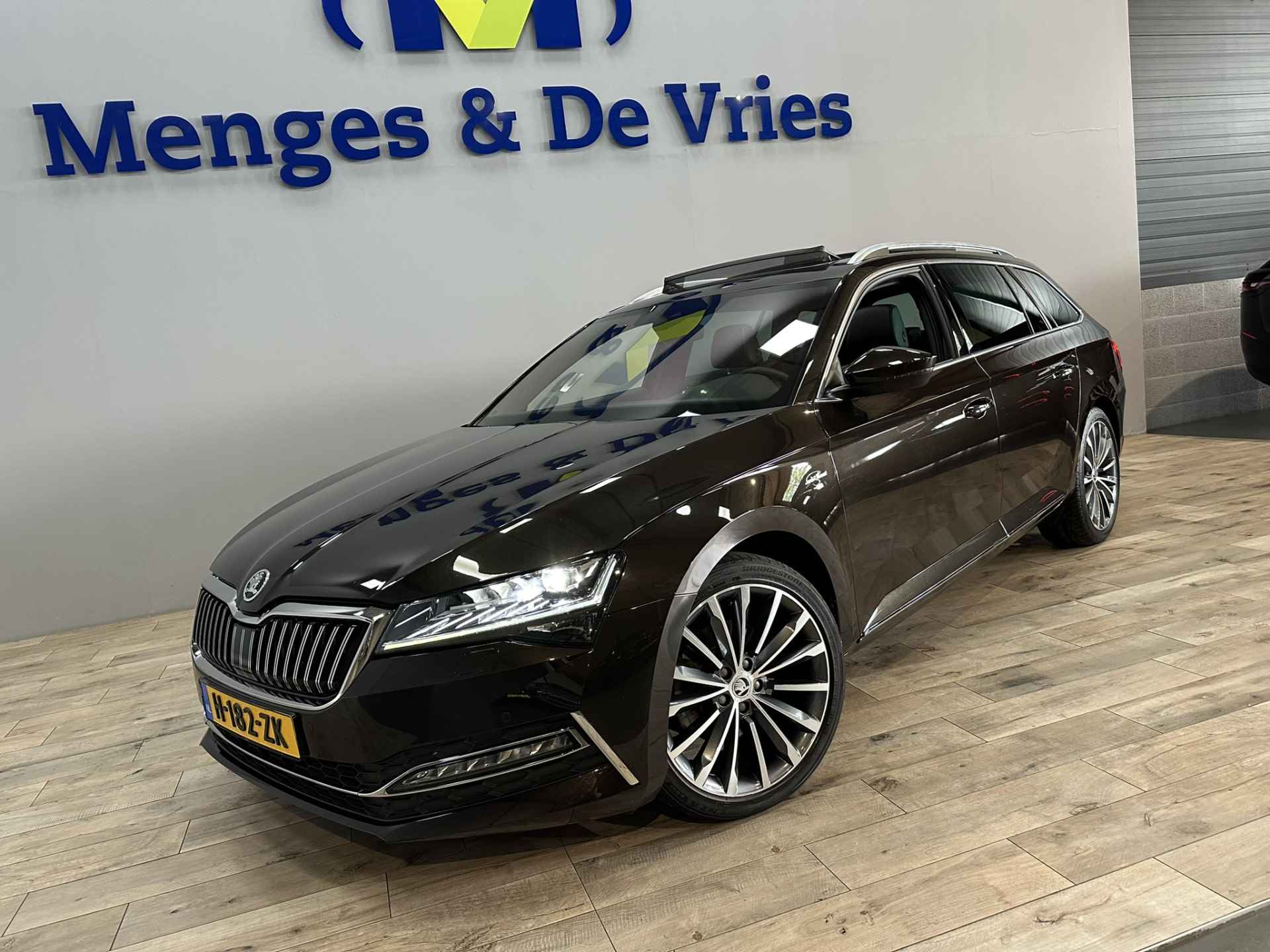 Škoda Superb Combi 1.5 TSI ACT L&K Executive Airco ECC | Virtual | Panorama | Canton | Camera | Stoelkoeling | Trekhaak | Cruise Control | Apple Carplay Android Auto | Isofix | NAP | Lauren Klement | - 48/53