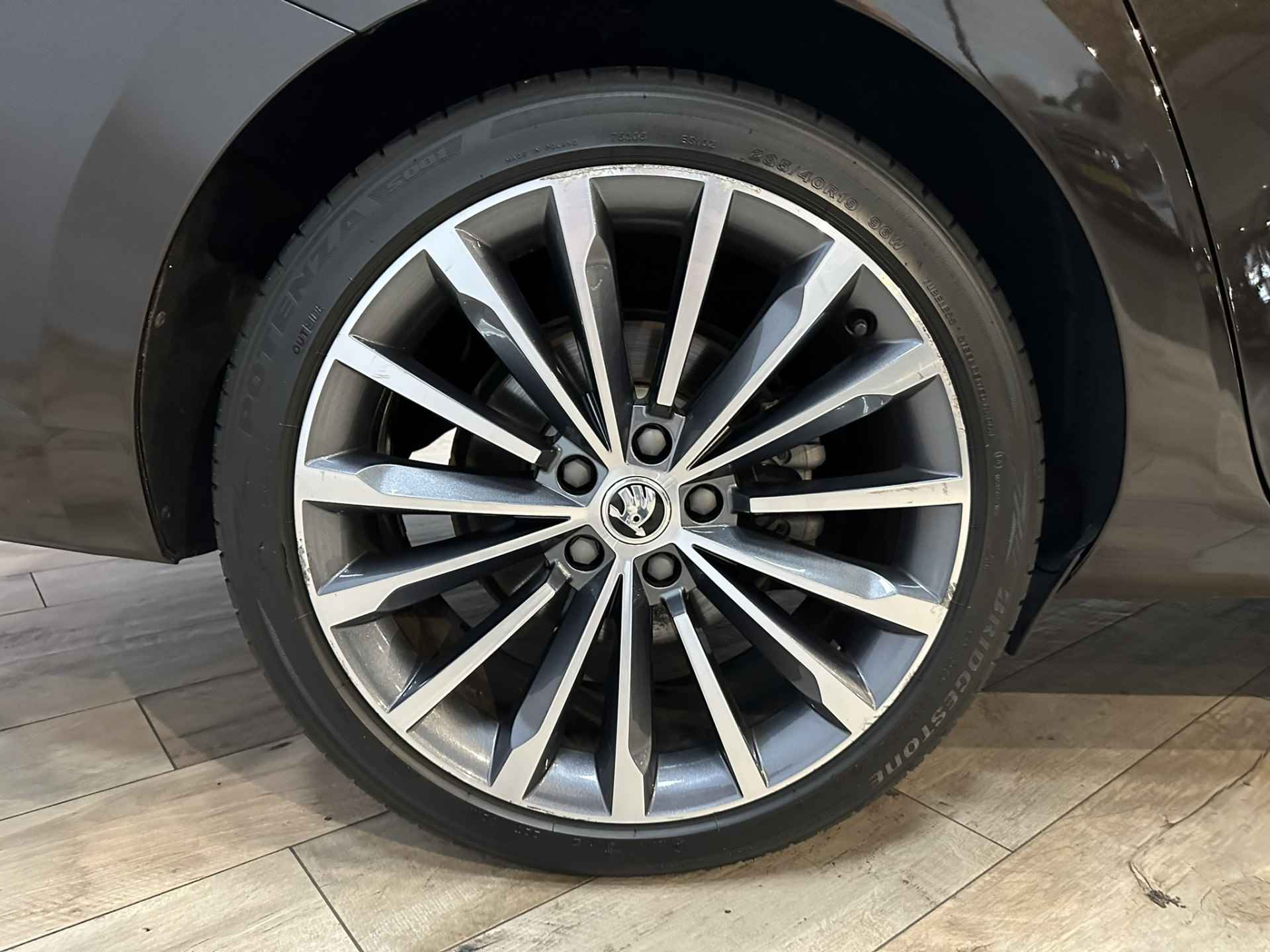 Škoda Superb Combi 1.5 TSI ACT L&K Executive Airco ECC | Virtual | Panorama | Canton | Camera | Stoelkoeling | Trekhaak | Cruise Control | Apple Carplay Android Auto | Isofix | NAP | Lauren Klement | - 51/53