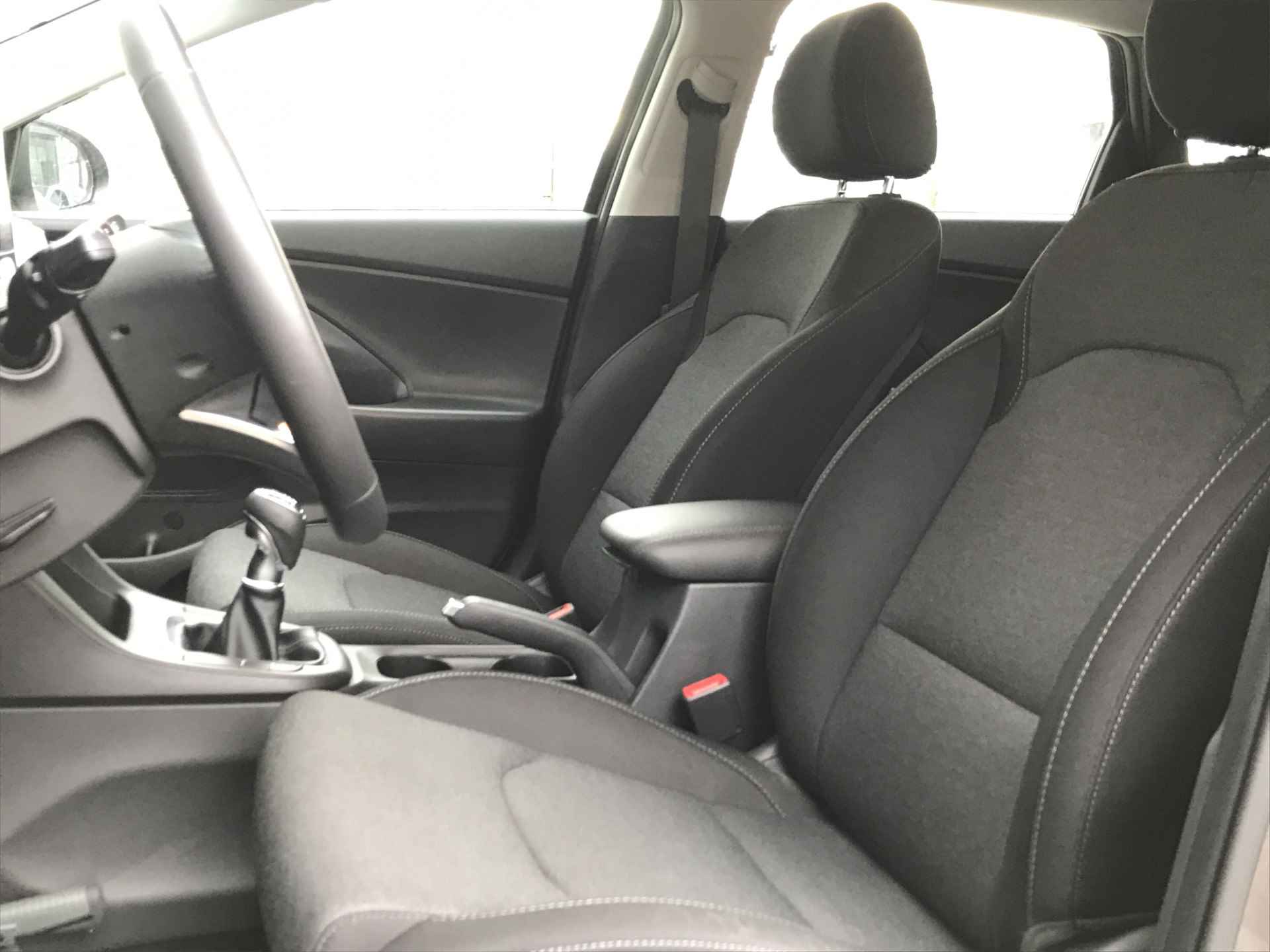 Hyundai i30 Wagon 1.0 T-GDI 120pk MHEV Comfort Smart | Camera | Climate | Keyless | NL. Auto | Full Led | Navigatie | 16" Lichtmetaal | Park - 13/26