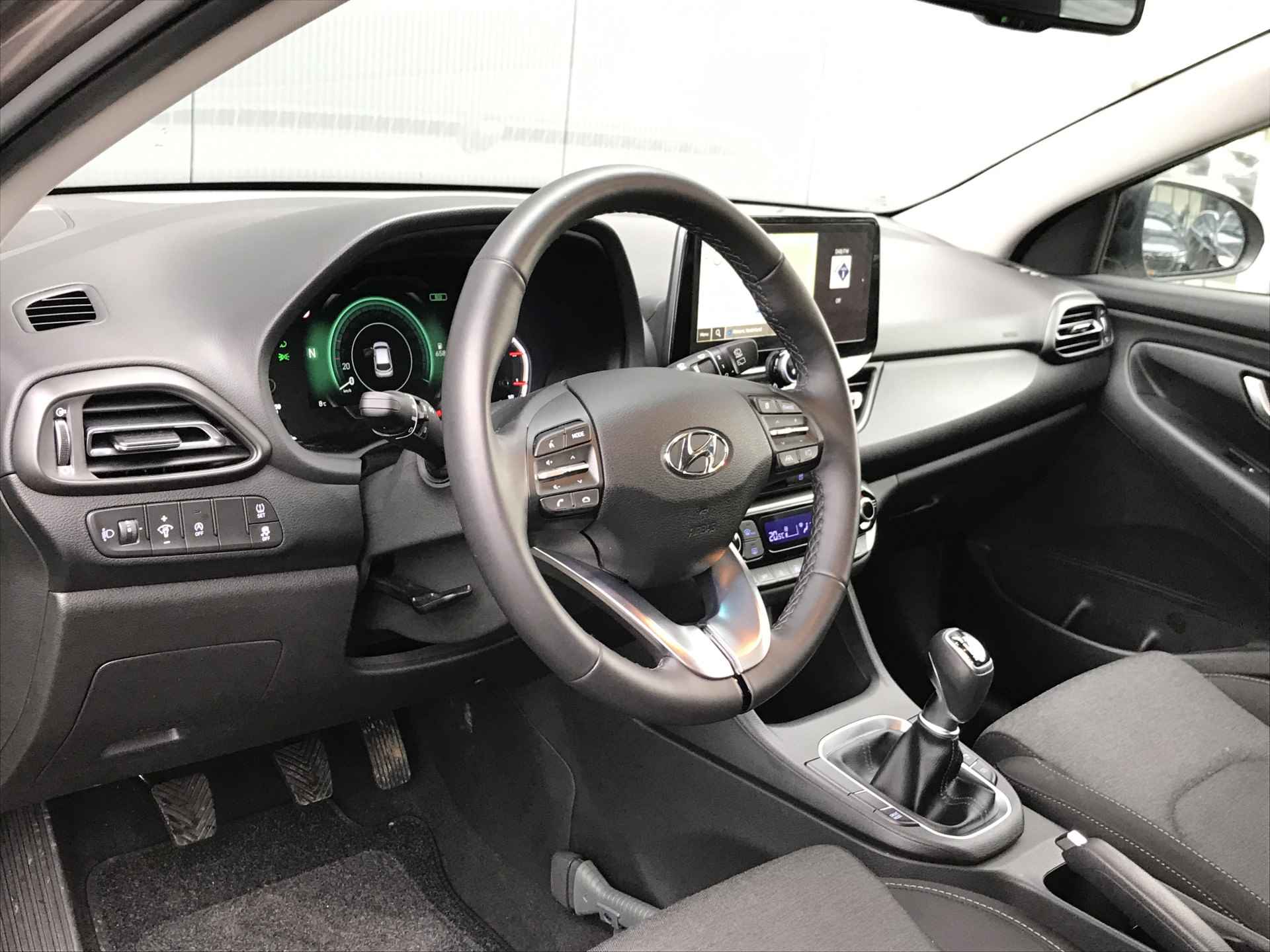 Hyundai i30 Wagon 1.0 T-GDI 120pk MHEV Comfort Smart | Camera | Climate | Keyless | NL. Auto | Full Led | Navigatie | 16" Lichtmetaal | Park - 14/26