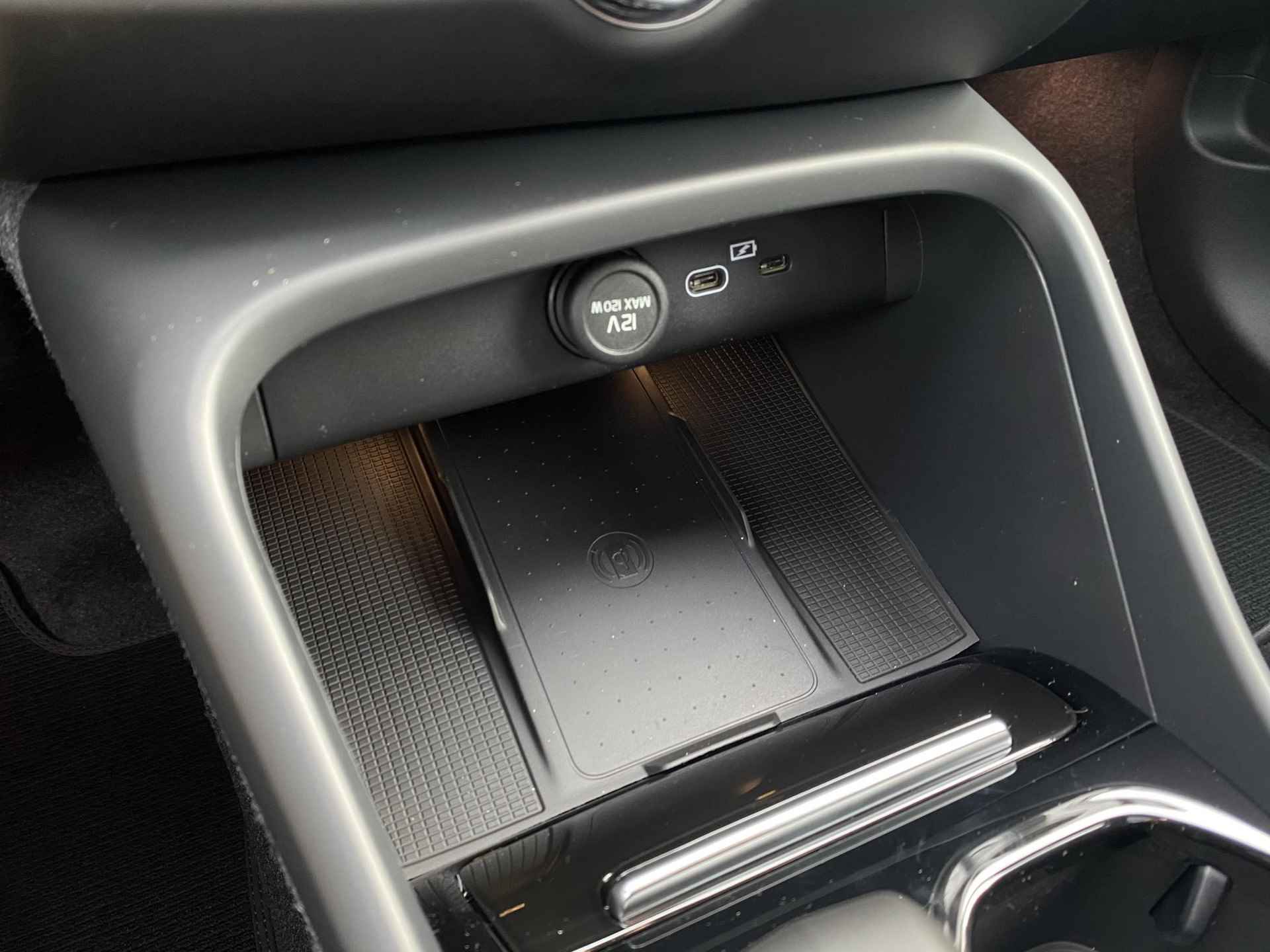 Volvo XC40 Single Motor Extended Range Ultimate 82 kWh UIT VOORRAAD LEVERBAAR | 20" | Getint glas | Pixel LED koplampen - 13/22