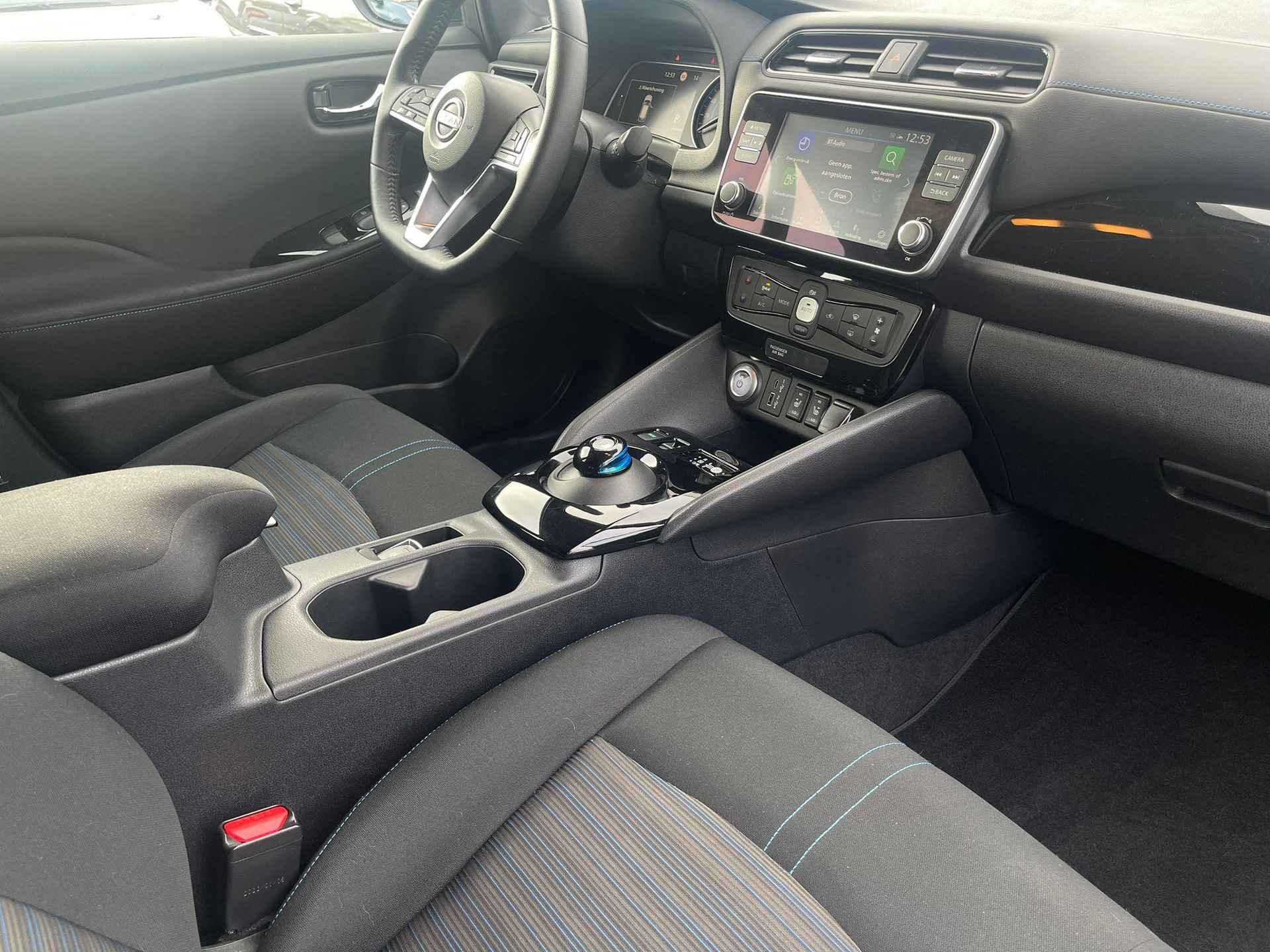 Nissan LEAF N-Connecta 39 kWh 100% Elektrisch | Automaat | Airconditioning | Apple CarPlay en Android Auto | Navigatiesysteem | 12 maanden BOVAG garantie - 24/25