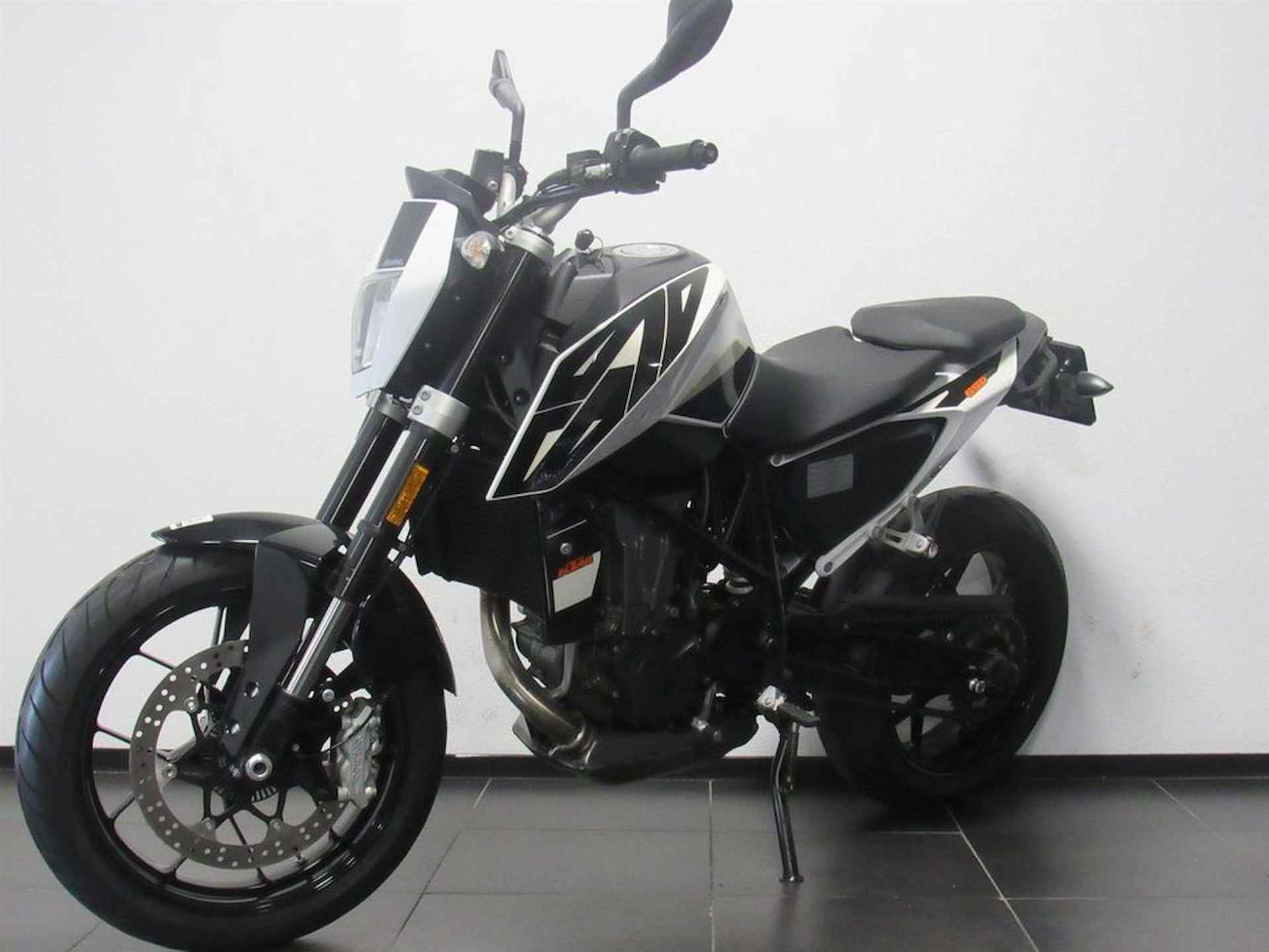 KTM 690 DUKE ABS - 3/6