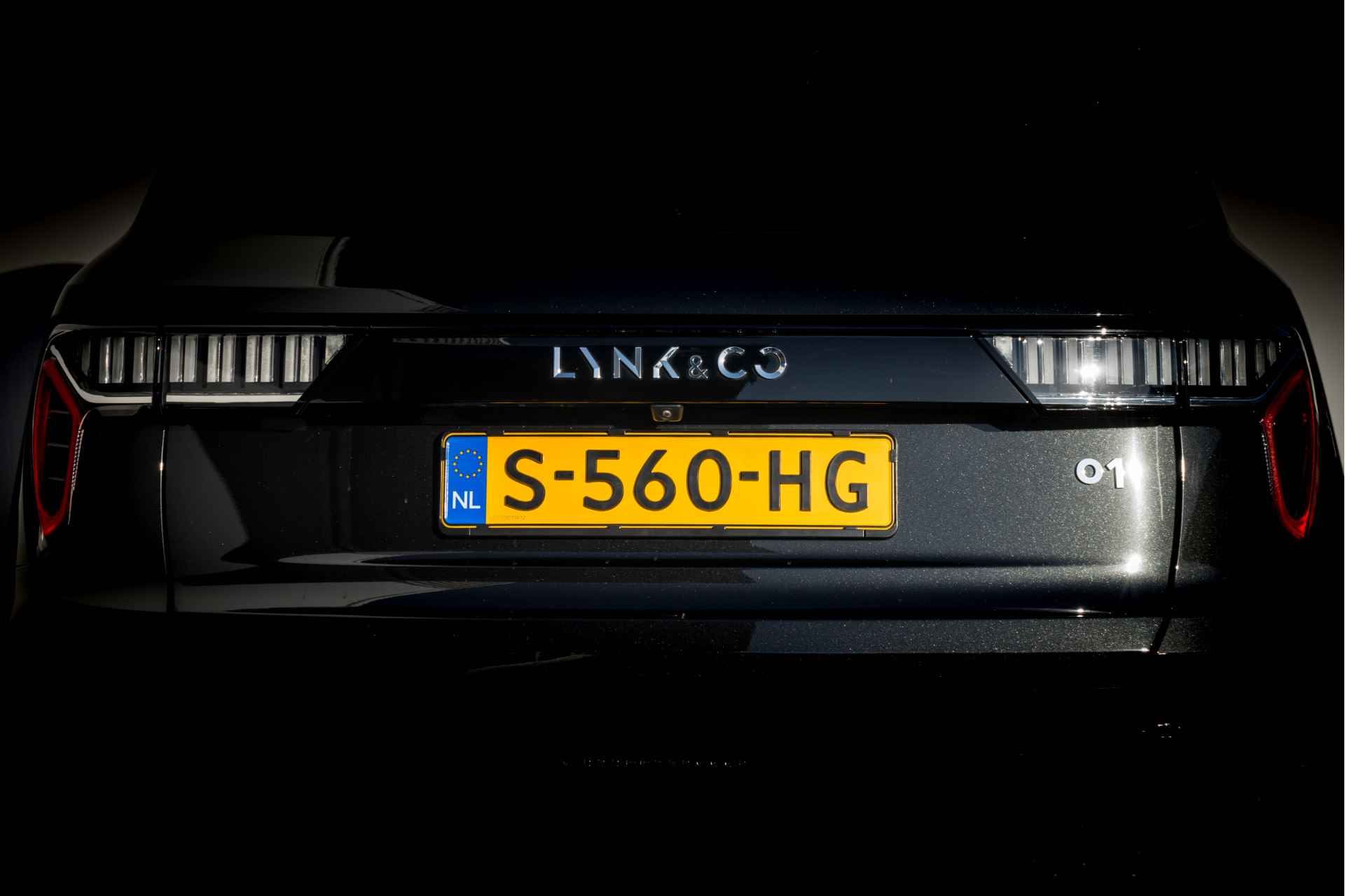 Lynk & Co 01 1.5 Plug-in Hybrid 262 Pk I Nw  Modeljaar I Panoramadak I 75 km Elektrisch I 360 Camera I Infinity Audio I Full Map Navi I Carplay I 20 inch. LMV l 1e eigenaar - 55/67