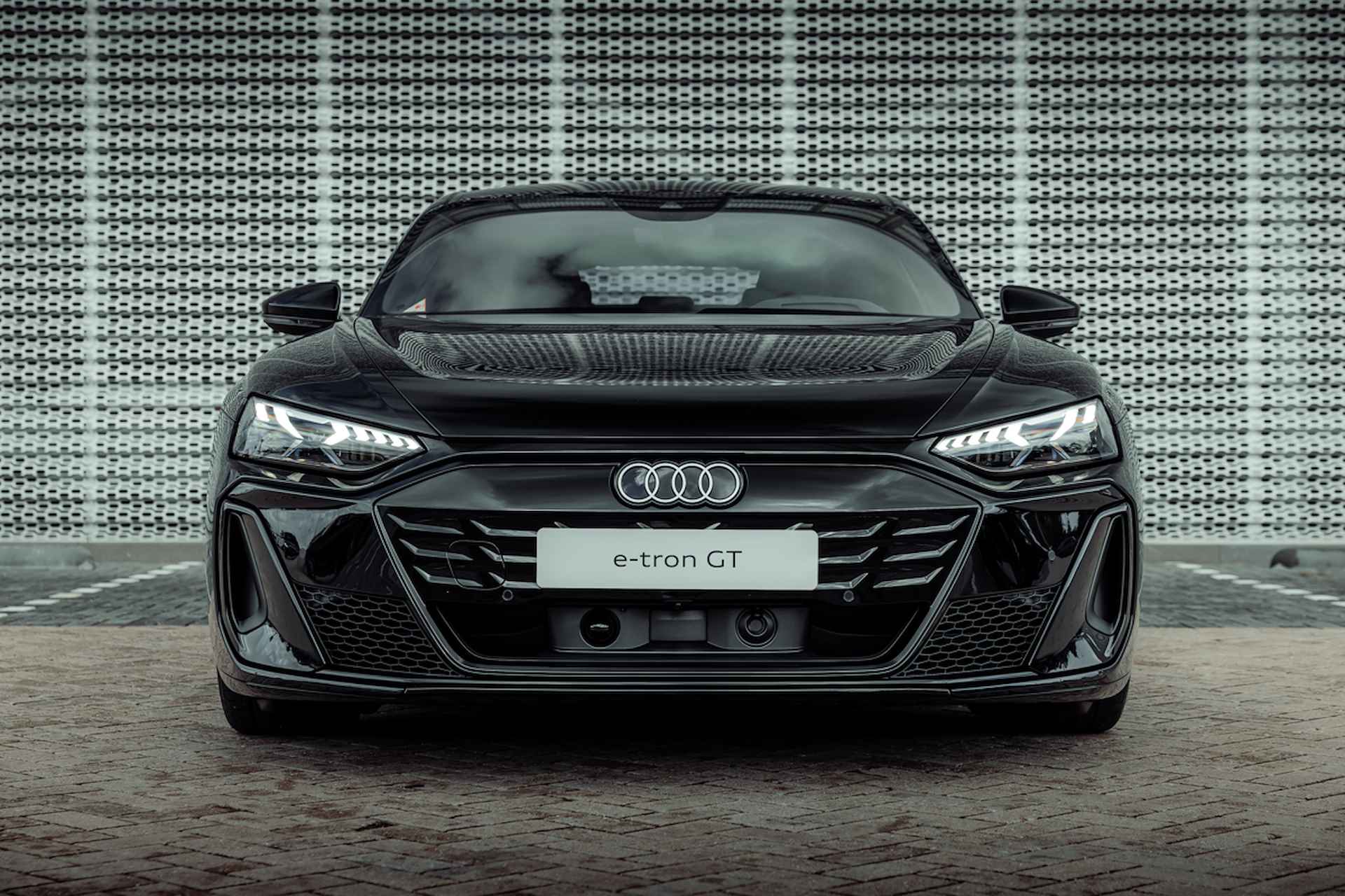 Audi S e-tron GT 97 kWh 680pk | Panoramadak smart glass | Sportstoel Pro | Assistentiepakket plus | Vierwielbesturing | B&O | Carbon inleg | Head Up | Matrix Laser | 21' LM velgen | Designpakket rood | Homelink - 5/39