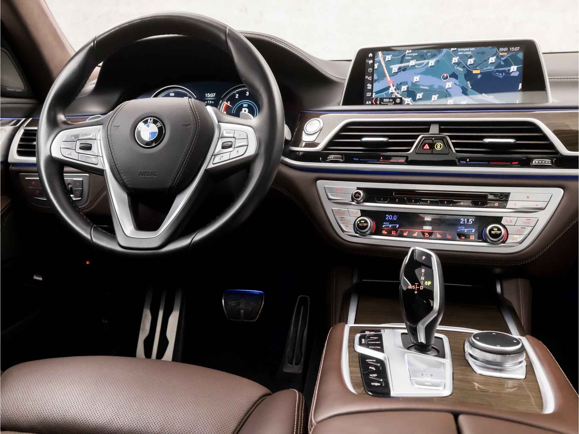 BMW 7 Serie 740Le xDrive iPerformance High Executive 327Pk Automaat (PANORAMADAK, LUCHTVERING, MASSAGE, SOFT CLOSE, MEMORY SEATS, HEAD-UP DISPLAY, 360 CAMERA, LASER KOPLAMPEN, STOELKOELING, NIEUWSTAAT) - 7/56