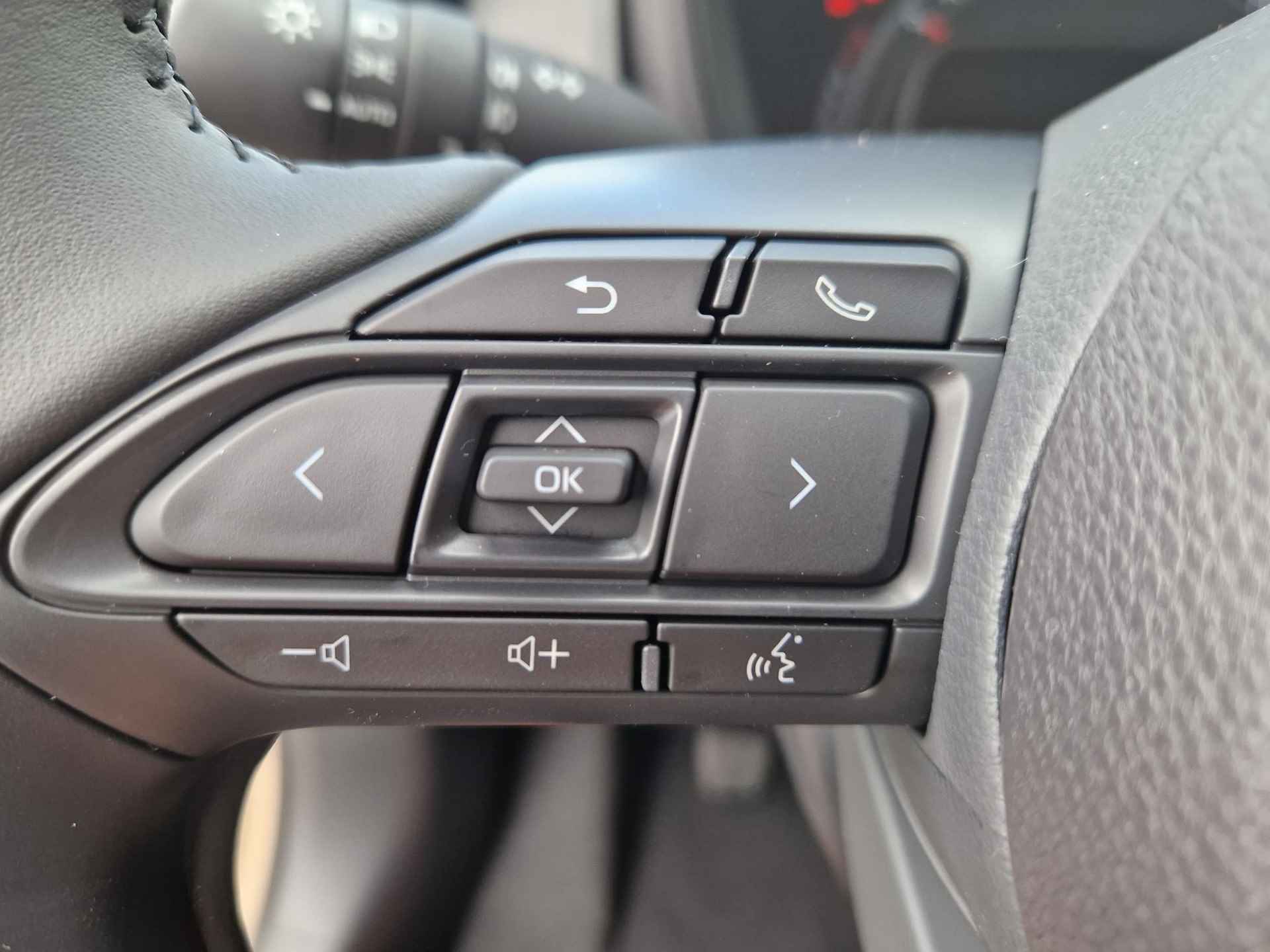 Toyota Aygo X 1.0 VVT-i MT envy | Navi | Clima | Cruise | Carplay | Camera | draadloos tel. lader | - 12/24