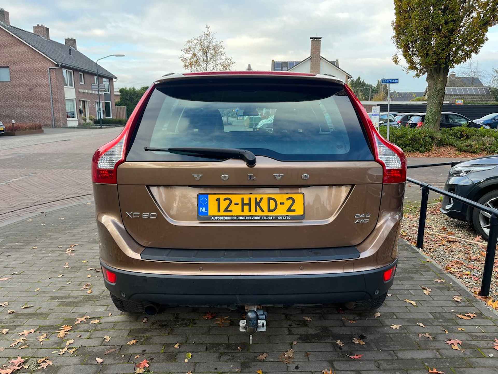 VOLVO Xc60 2.4D AWD 4X4 / NAVI / AFN. TREKHAAK / CRUISE CTR. / AIRCO-ECC - 5/17