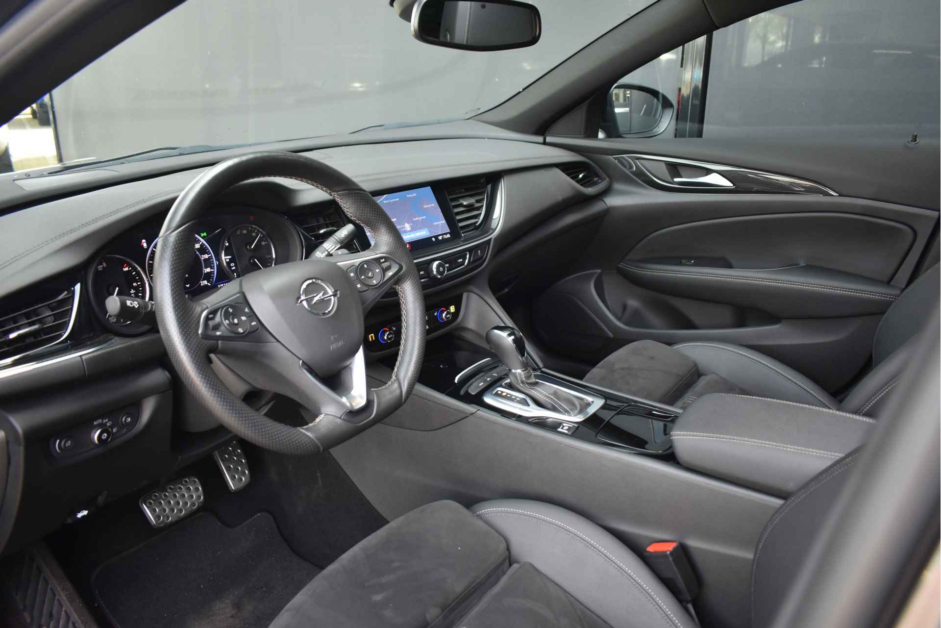 Opel Insignia Grand Sport 2.0 Turbo GS Line 200pk Automaat | Schuif-/Kanteldak | Alcantara | Elektr. Comfortstoelen | LED-Matrix | Stoel/Stuur - 7/62