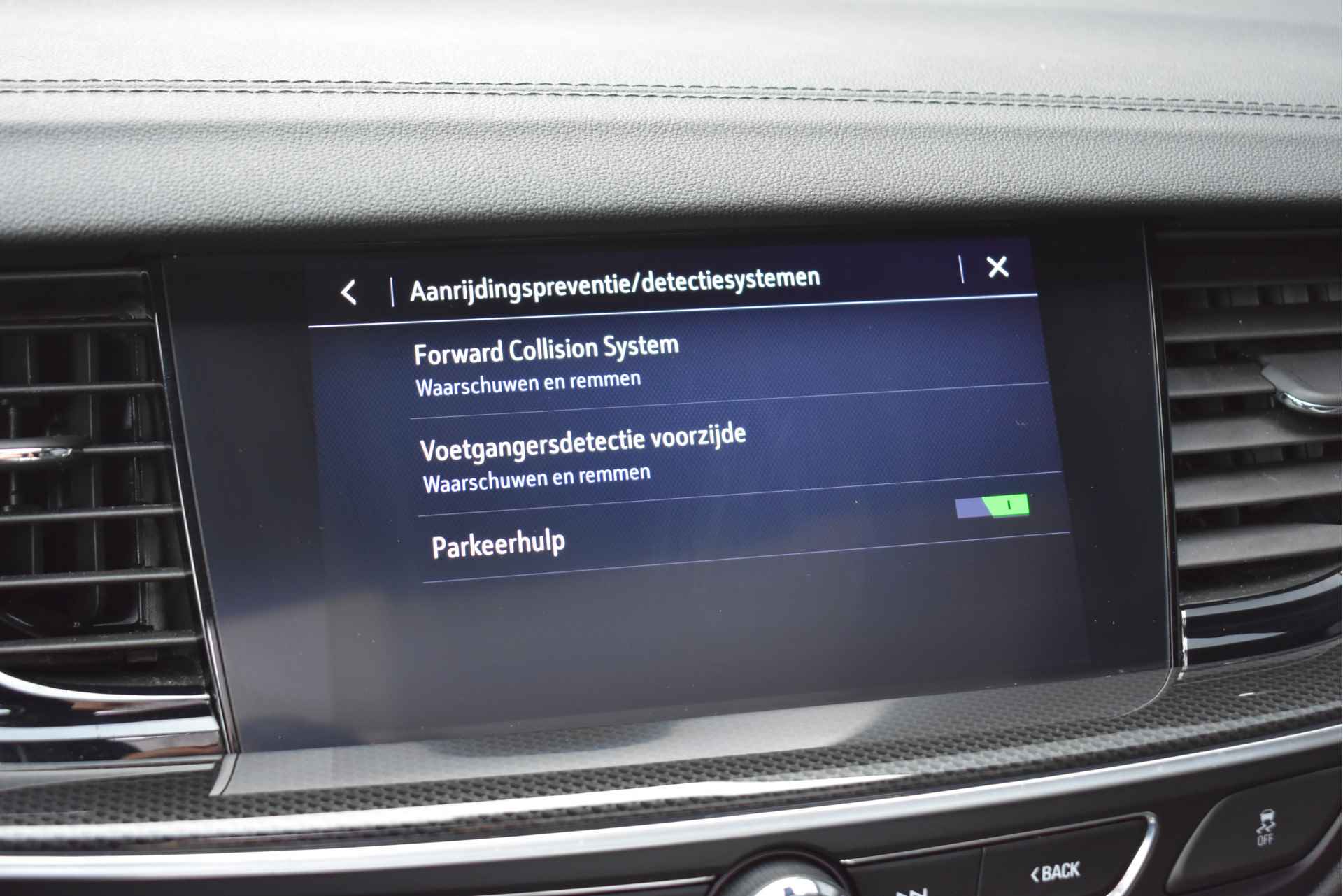 Opel Insignia Grand Sport 2.0 Turbo GS Line 200pk Automaat | Schuif-/Kanteldak | Alcantara | Elektr. Comfortstoelen | LED-Matrix | Stoel/Stuur - 39/62