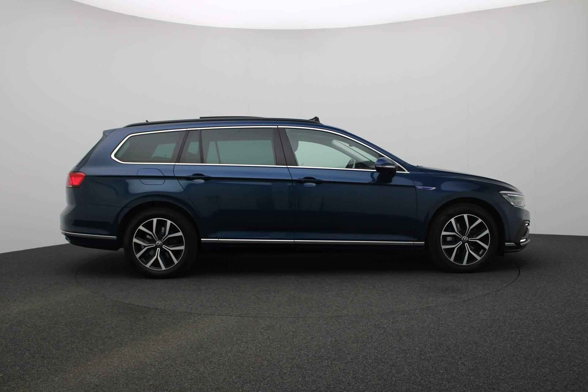 Volkswagen Passat Variant 1.4 TSI 218PK DSG PHEV GTE Business | Pano | Trekhaak | Adaptief onderstel | HUD | IQ Light | Keyless | Navi Discover Pro | Camera | 17 inch | ACC - 26/47