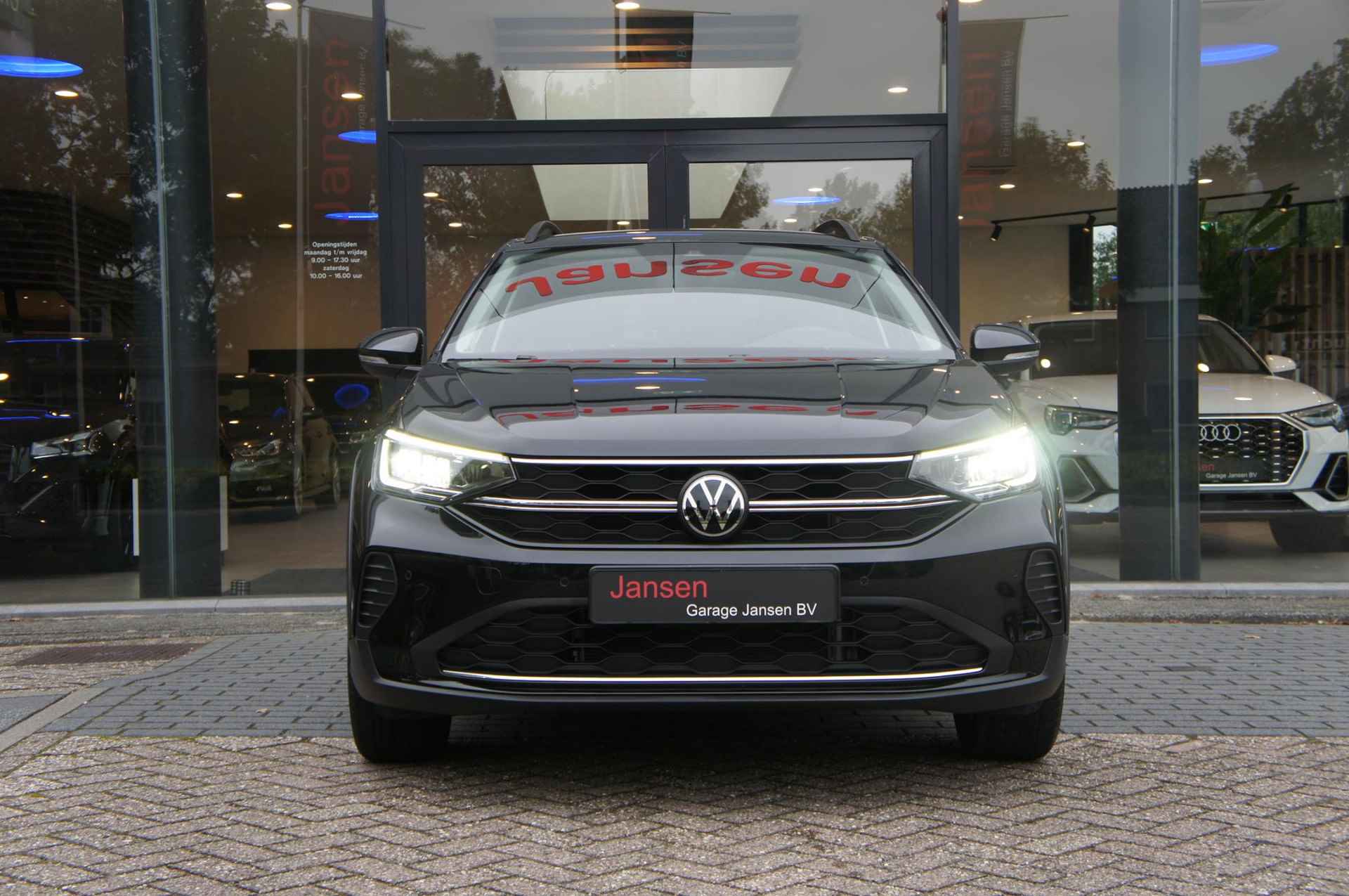Volkswagen Taigo 1.0 TSI Life | CarPlay | Parkeerhulp | LED | Stoelverwarming - 9/25