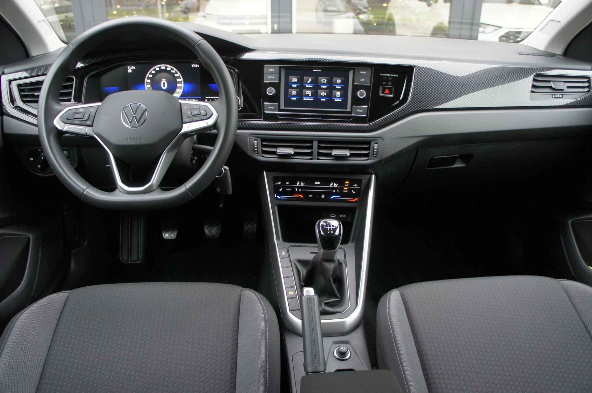 Volkswagen Taigo 1.0 TSI Life | CarPlay | Parkeerhulp | LED | Stoelverwarming - 10/25