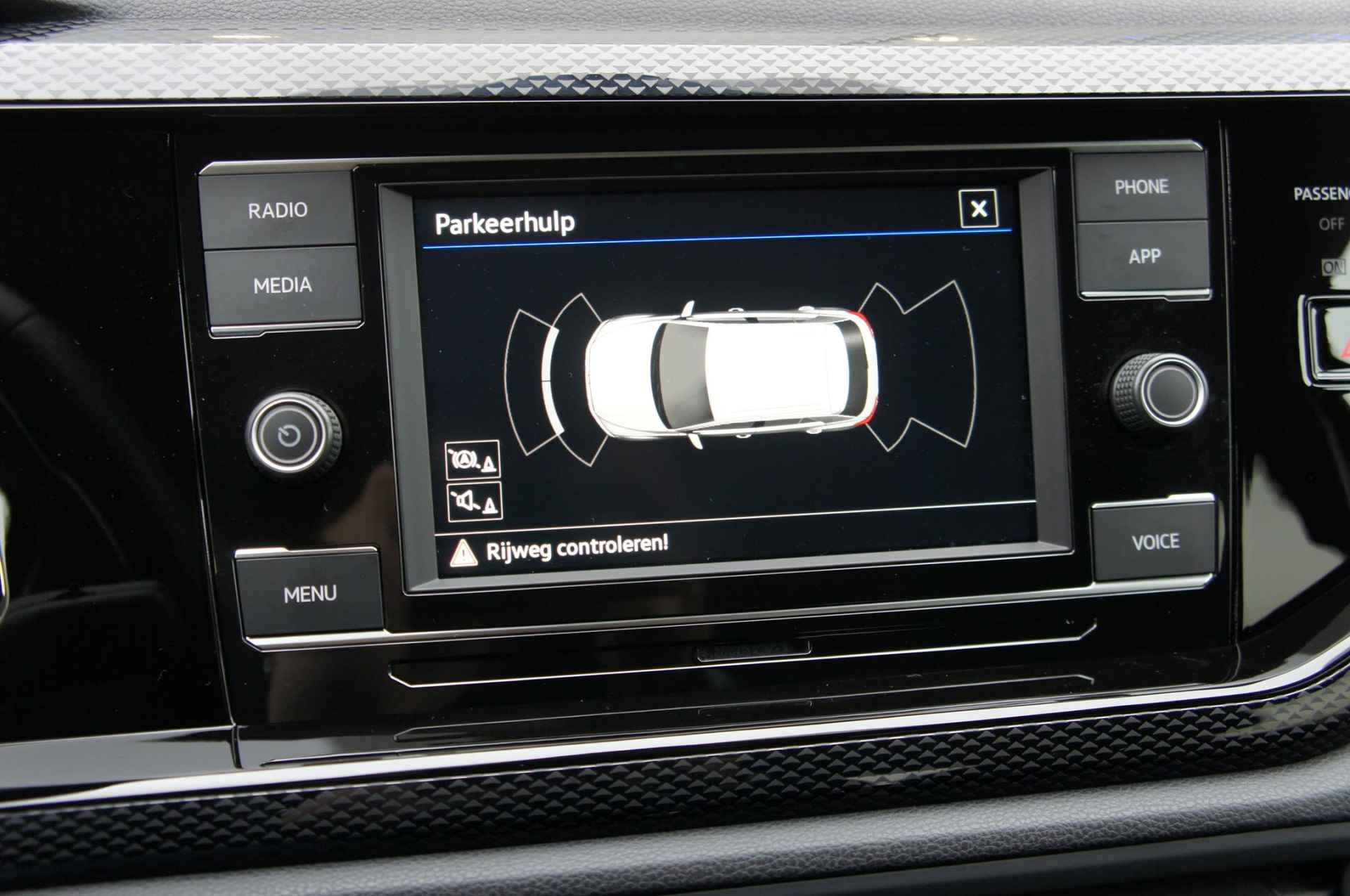 Volkswagen Taigo 1.0 TSI Life | CarPlay | Parkeerhulp | LED | Stoelverwarming - 18/25