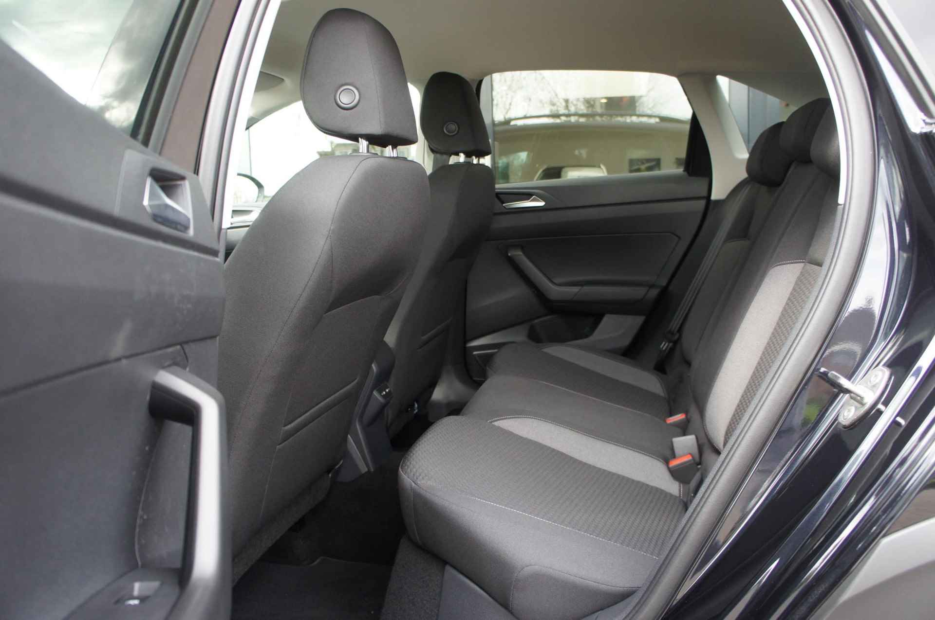Volkswagen Taigo 1.0 TSI Life | CarPlay | Parkeerhulp | LED | Stoelverwarming - 12/25