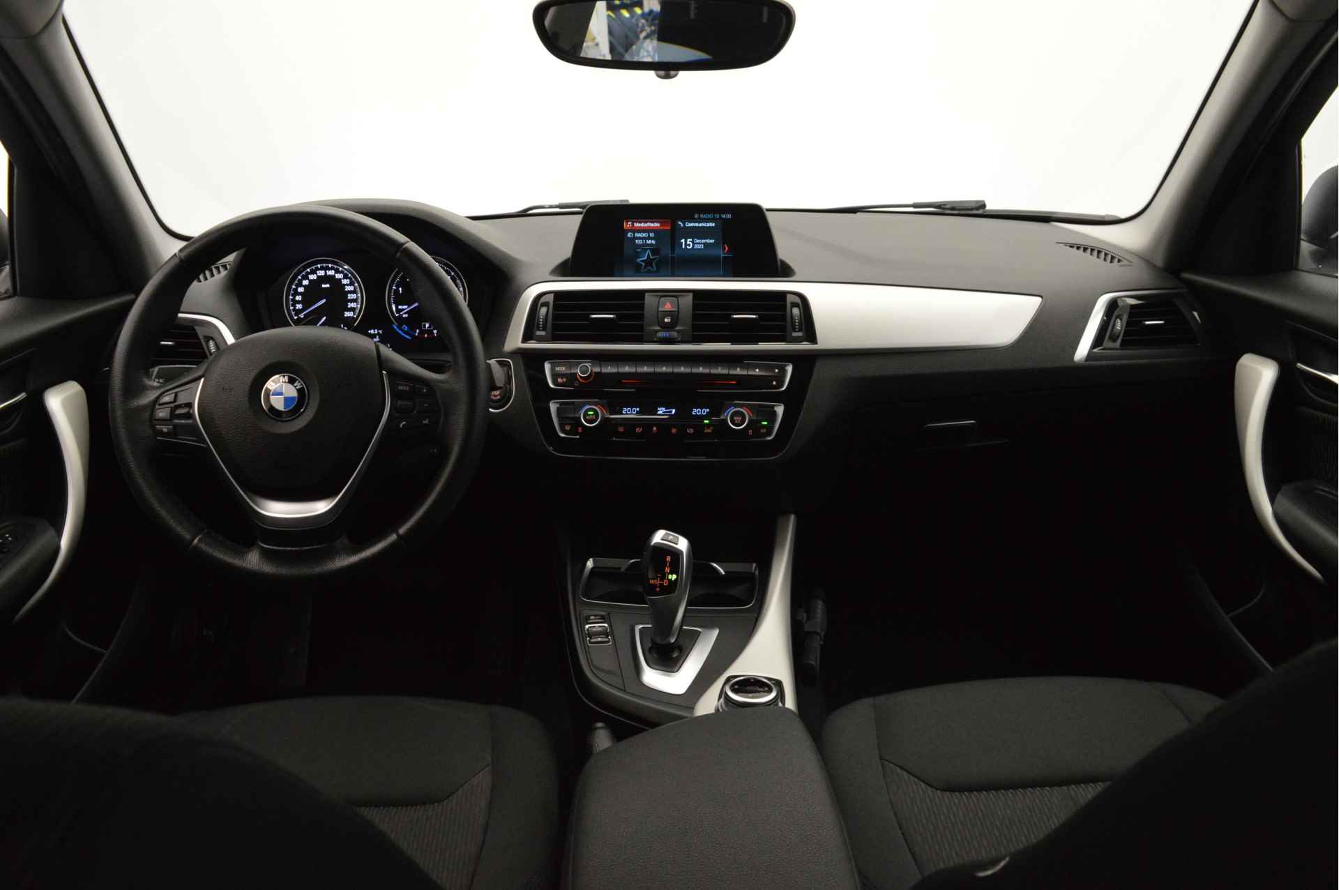 BMW 1-serie 118i Executive Automaat / LED / Navigatie / PDC achter / Cruise Control / Multifunctioneel stuurwiel - 9/21