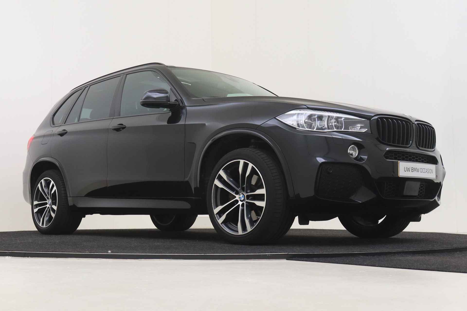 BMW X5 xDrive35i 7p. High Executive M Sport Automaat / Panoramadak / Trekhaak / Achteruitrijcamera / Adaptieve LED / Stoelventilatie / Adaptief M onderstel / Soft Close / Surround View - 11/68