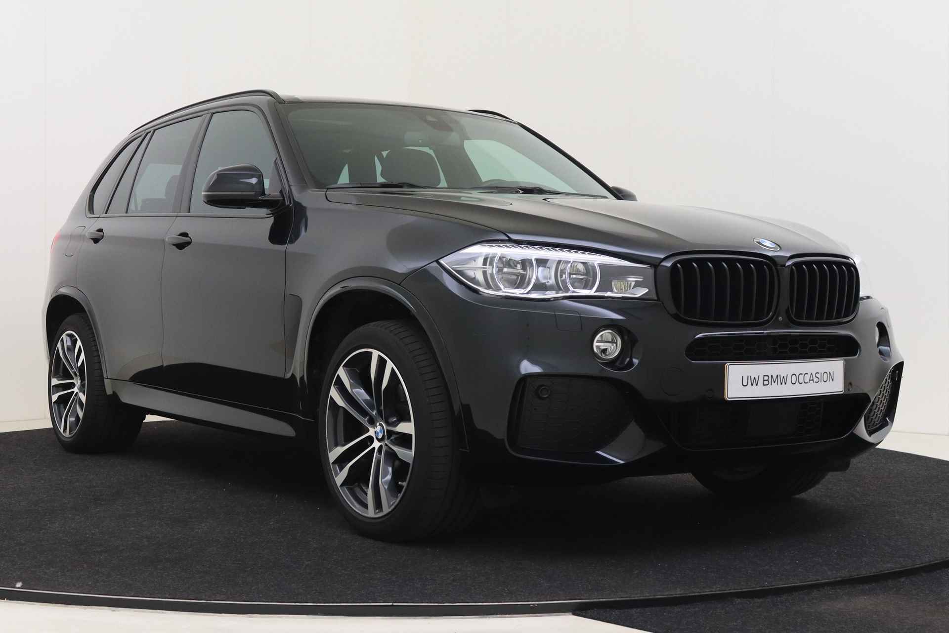 BMW X5 xDrive35i 7p. High Executive M Sport Automaat / Panoramadak / Trekhaak / Achteruitrijcamera / Adaptieve LED / Stoelventilatie / Adaptief M onderstel / Soft Close / Surround View - 14/68