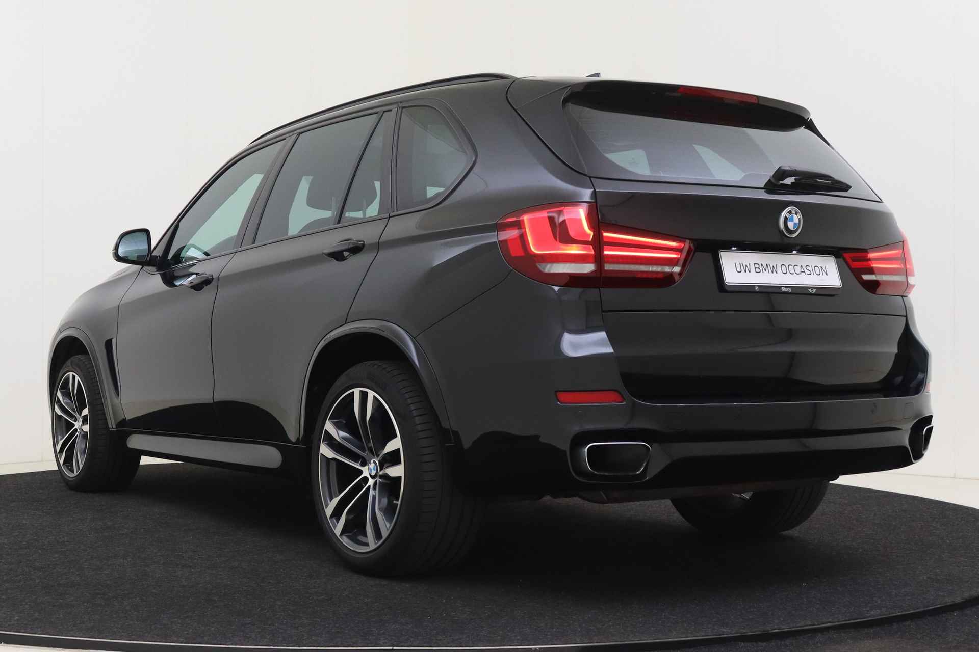 BMW X5 xDrive35i 7p. High Executive M Sport Automaat / Panoramadak / Trekhaak / Achteruitrijcamera / Adaptieve LED / Stoelventilatie / Adaptief M onderstel / Soft Close / Surround View - 16/68