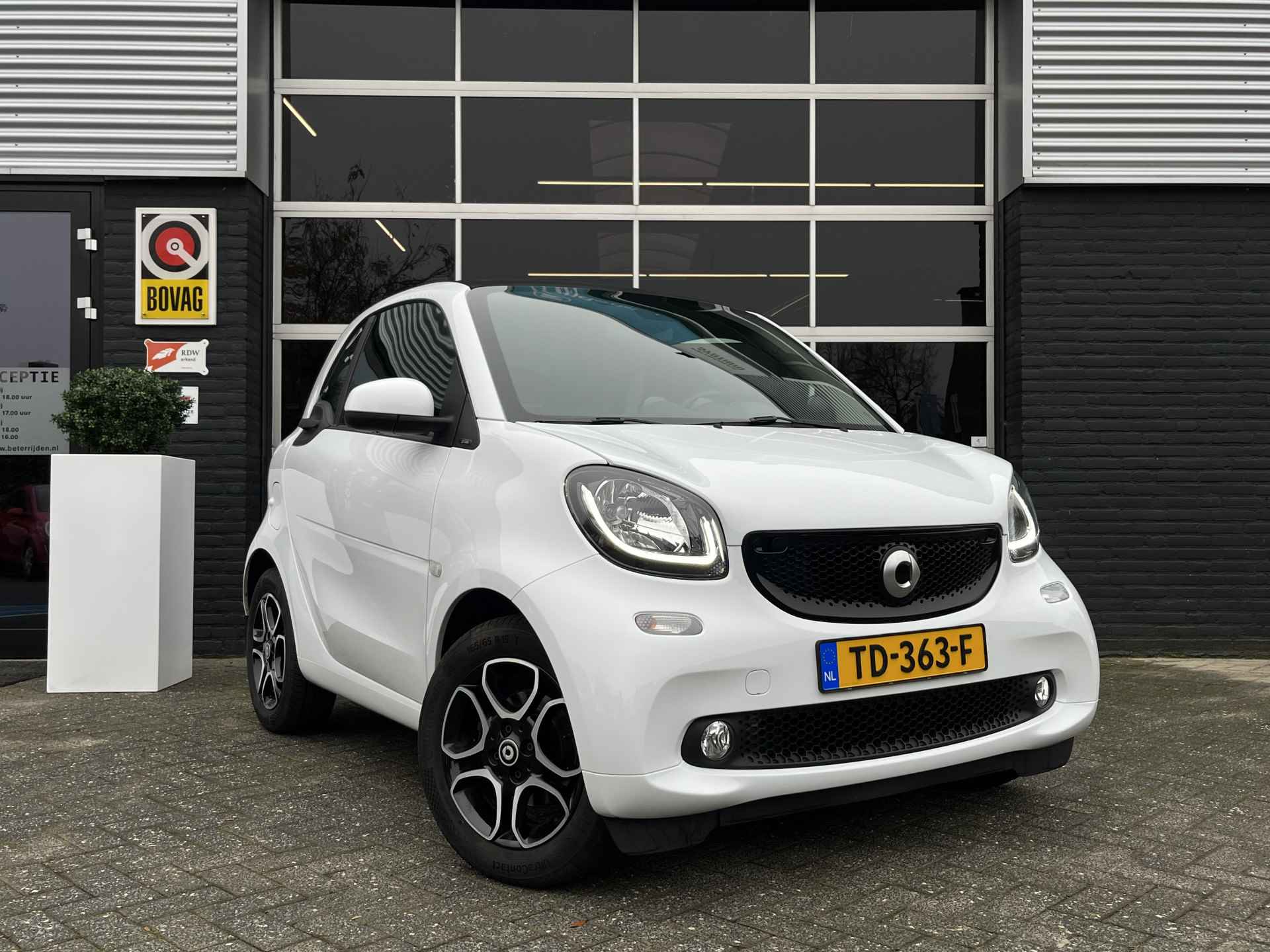 Smart Fortwo 1.0 Business Solution, Airco, Cruise, Navi, Leder, NAP, BTW - 6/20