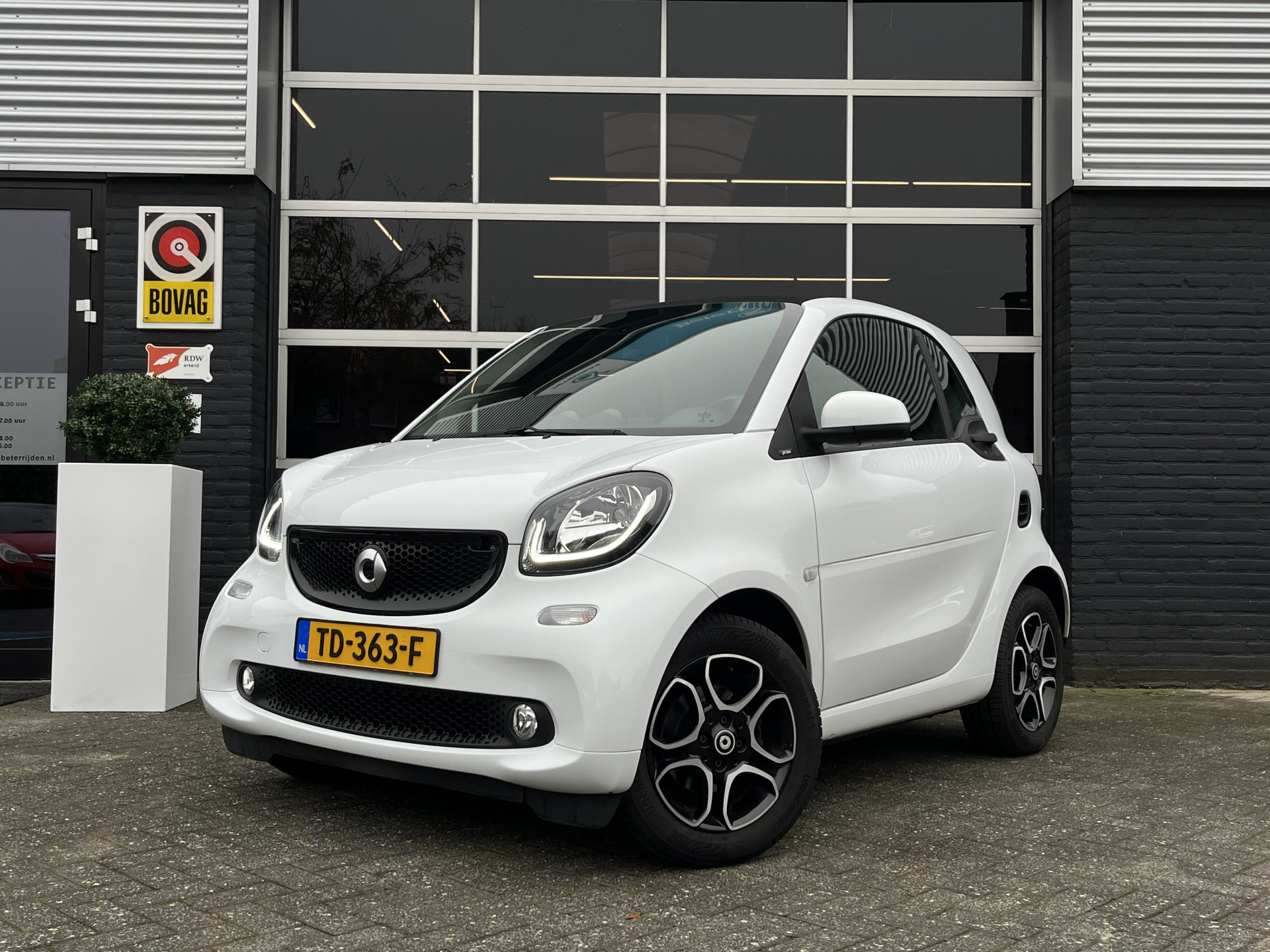 Smart Fortwo 1.0 Business Solution, Airco, Cruise, Navi, Leder, NAP, BTW