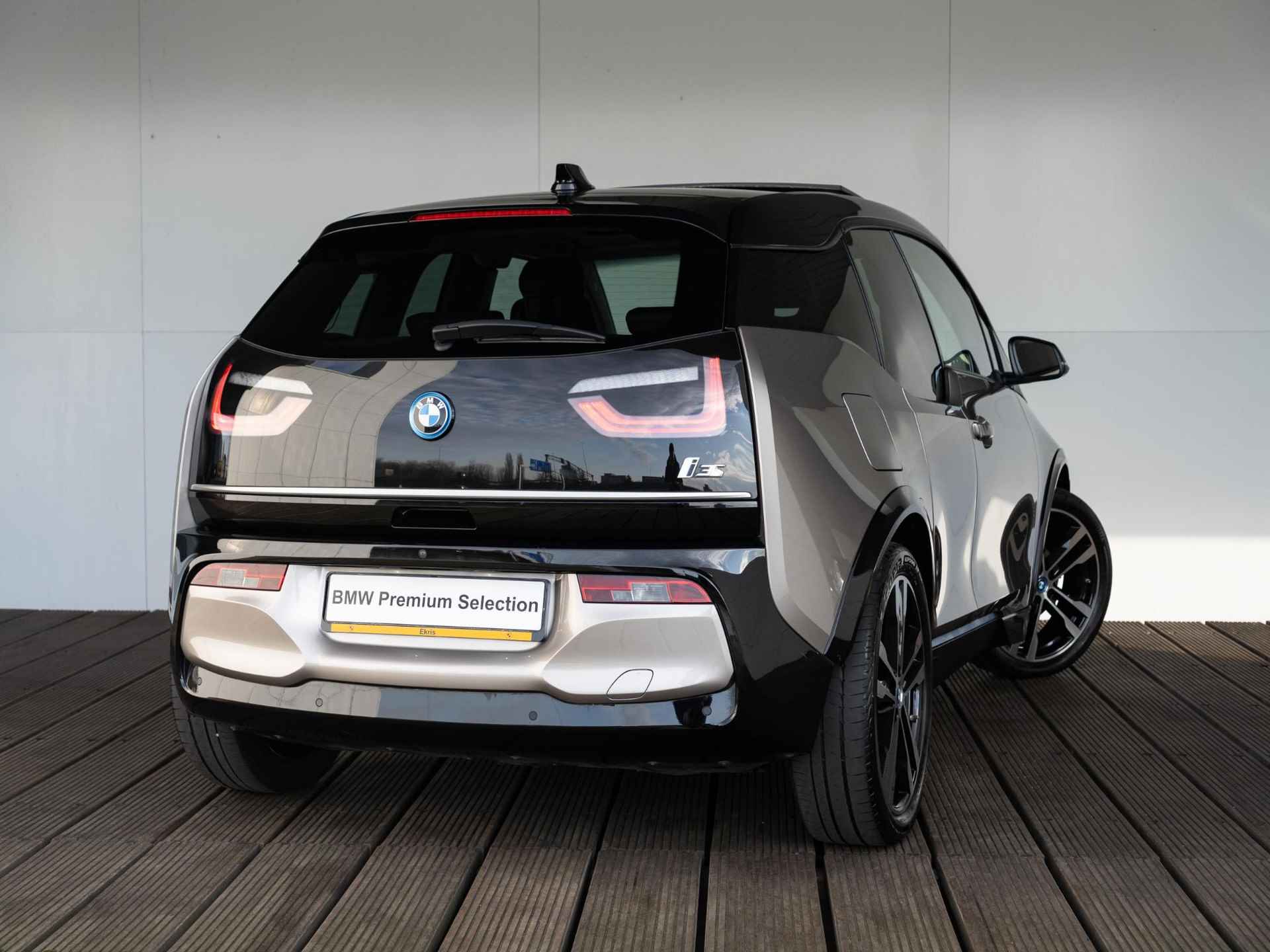 BMW i3 s 120Ah | Driving Assistant Plus | Harman Kardon | 20 inch | Comfort Access | Elektrisch glazen schuif-/kanteldak | Stoelverwarming - 2/31