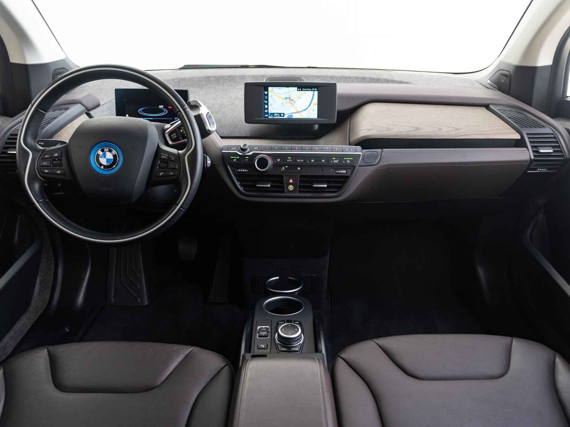 BMW i3 s 120Ah | Driving Assistant Plus | Harman Kardon | 20 inch | Comfort Access | Elektrisch glazen schuif-/kanteldak | Stoelverwarming - 7/31