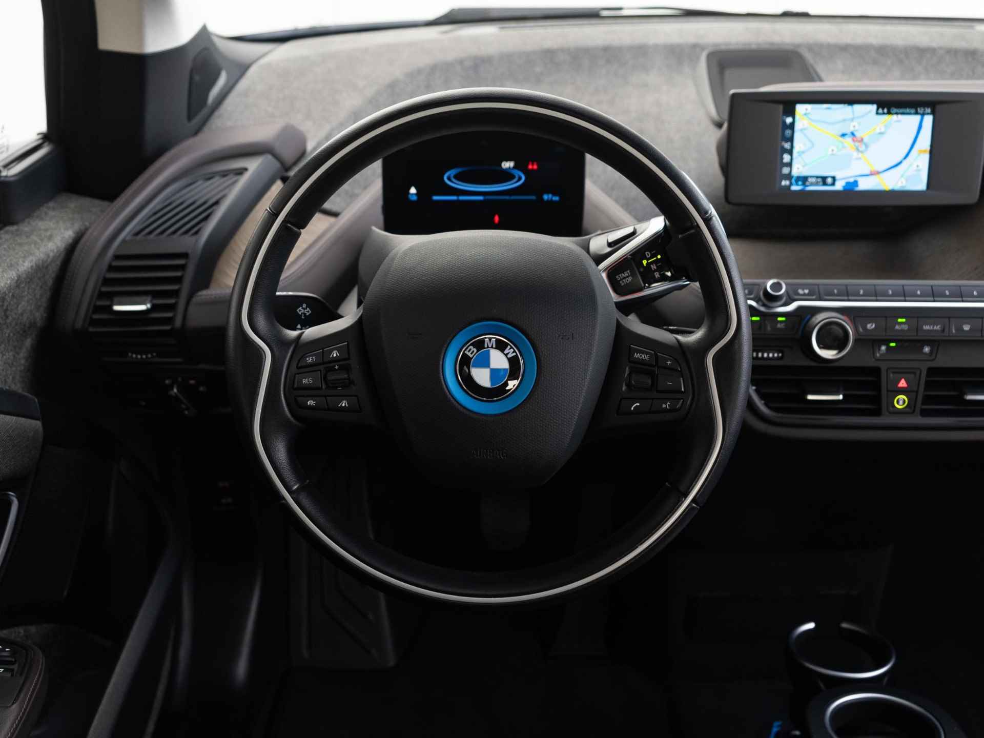 BMW i3 s 120Ah | Driving Assistant Plus | Harman Kardon | 20 inch | Comfort Access | Elektrisch glazen schuif-/kanteldak | Stoelverwarming - 8/31