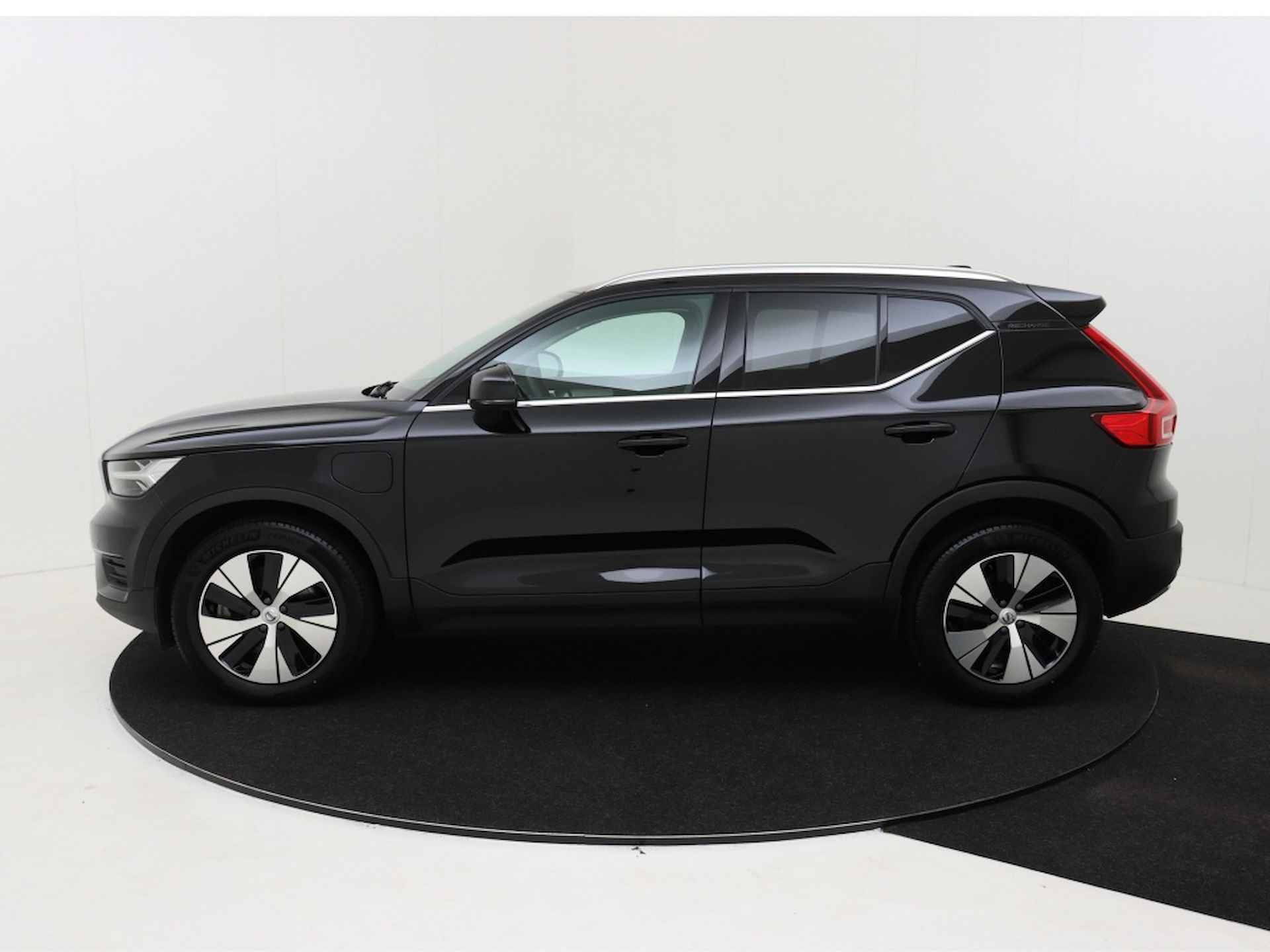 Volvo XC40 T4 Twin Engine Geartronic Inscription | Park Assist | - 2/34