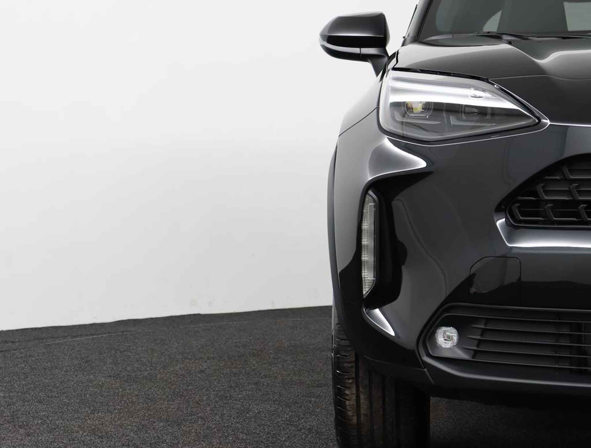 Toyota Yaris Cross 1.5 Hybrid Dynamic | Nieuw uit voorraad leverbaar! | 10 Jaar garantie! | - 32/43