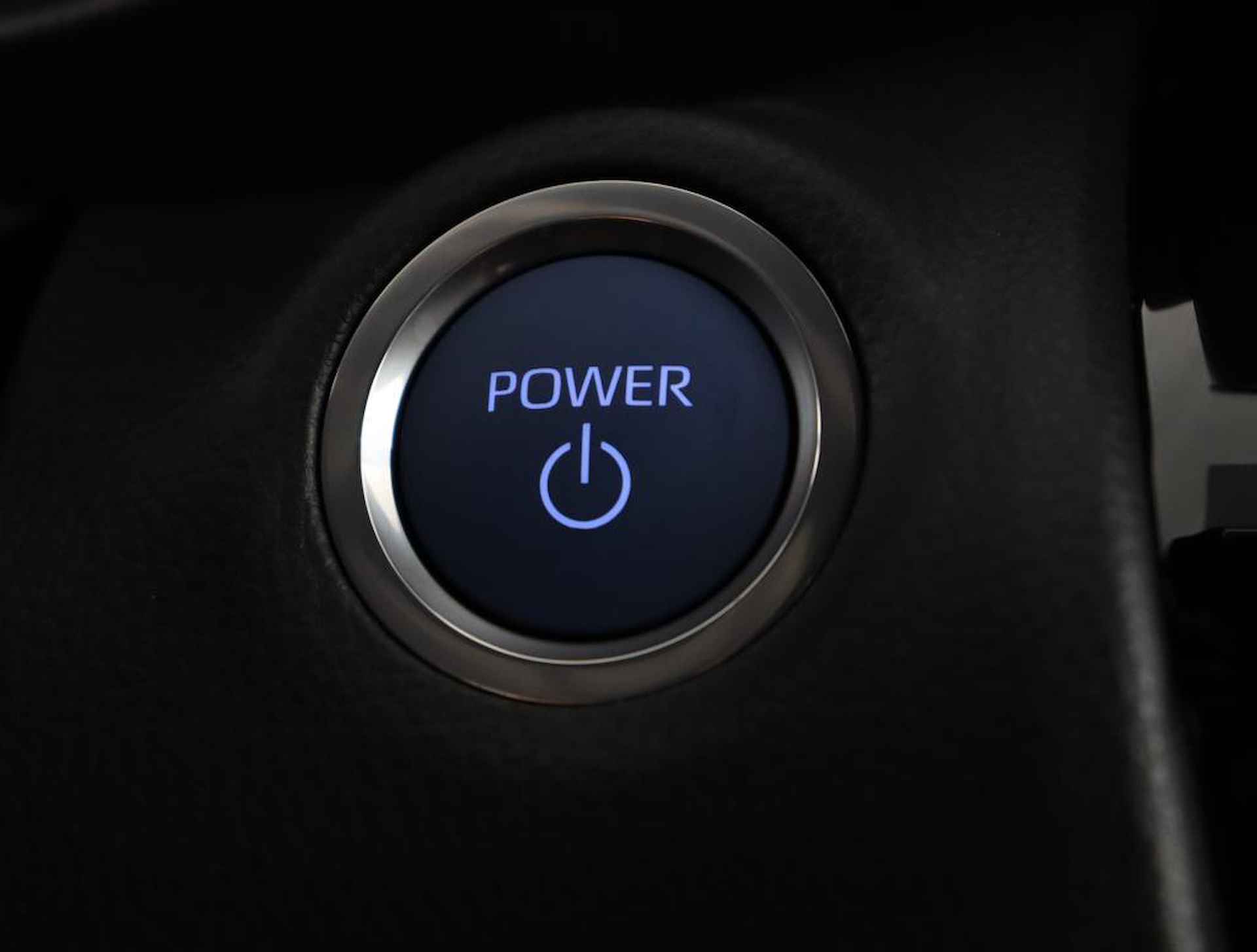 Toyota Yaris Cross 1.5 Hybrid Dynamic | Nieuw uit voorraad leverbaar! | 10 Jaar garantie! | - 38/43