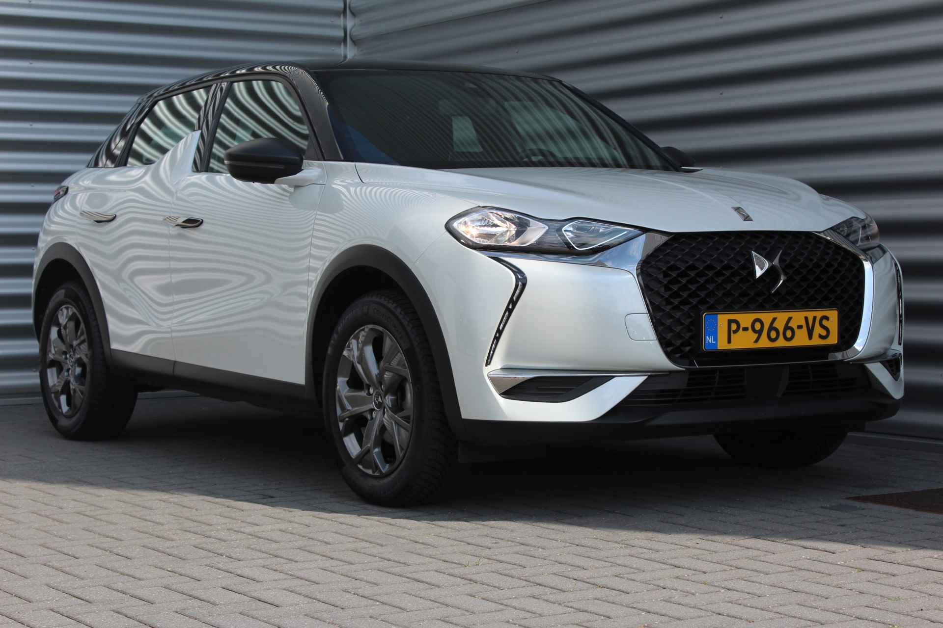 DS DS 3 Crossback 1.2 PURETECH 100PK MONTMARTRE / NAVI / CLIMA / LED / PDC / 17" LMV / PARELMOER / BLUETOOTH / CRUISECONTROL / 1E EIGENA - 4/33