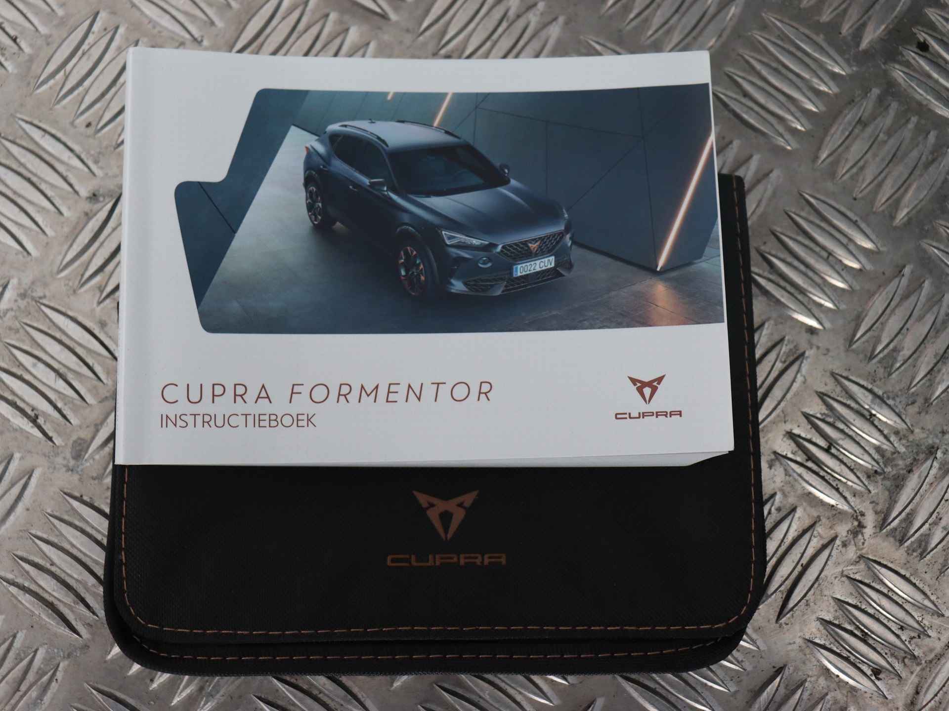 CUPRA Formentor 1.5 TSI Business Edition (Camera / ACC / Carplay / Stoel+Stuurverw.) - 47/51