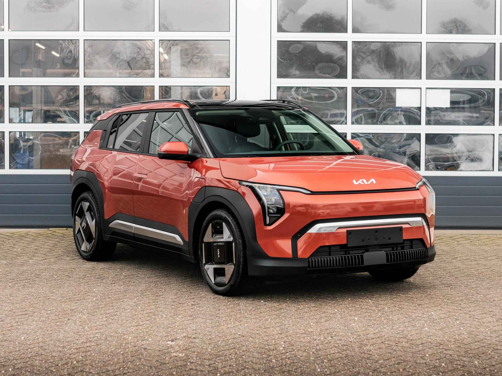 Kia EV3 Plus Advanced 81.4 kWh | 600km Rijbereik | Navi | 19" | Adapt. Cruise | Clima | Schuif/Kanteldak | Stoel&Stuurverw. | Priv Glass | BSM | Harman Kardon - 3/29