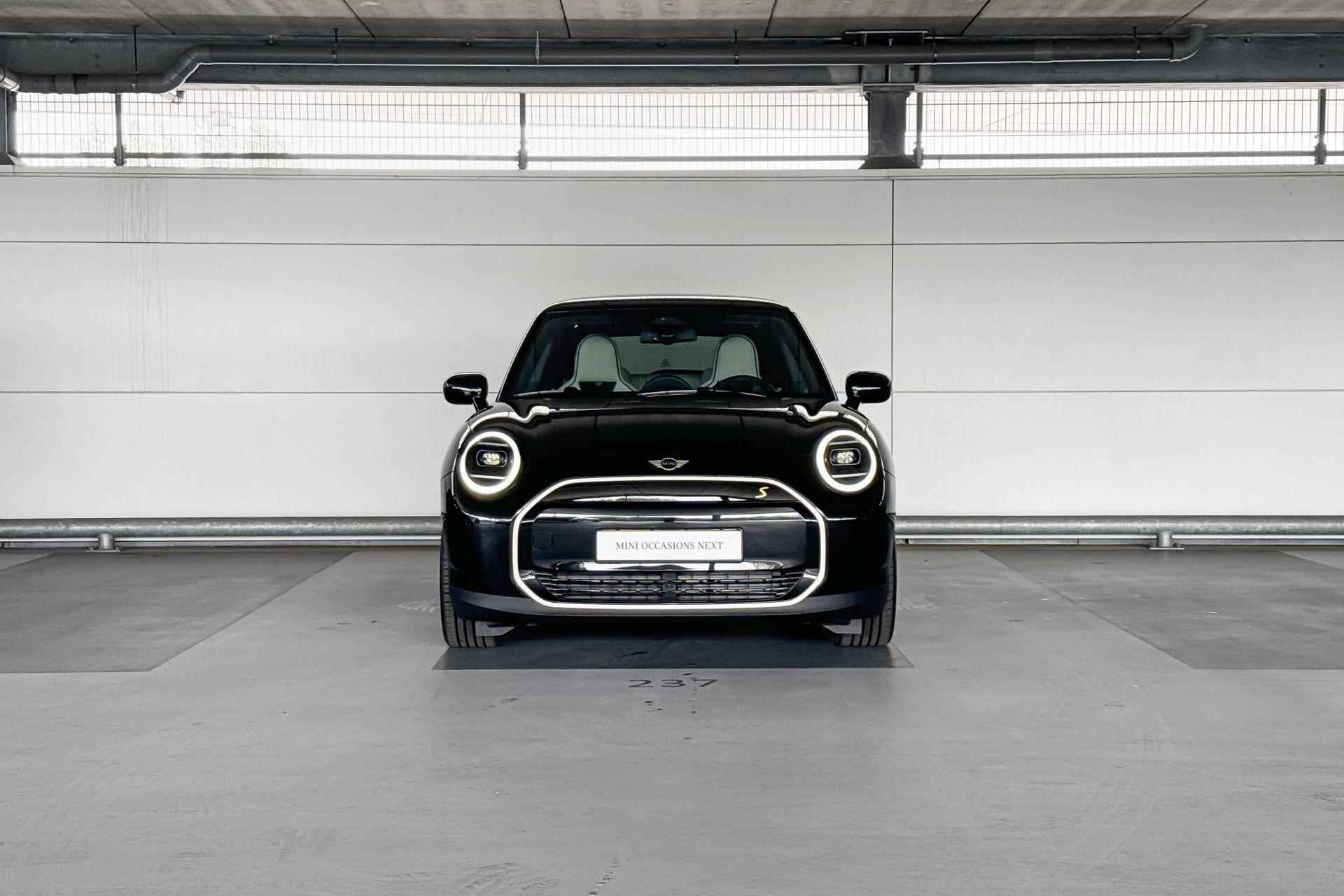 MINI Cooper 3-deurs Electric Cooper SE Favoured 54.2 kWh | Pakket M | Dak in carrosseriekleur - 6/22