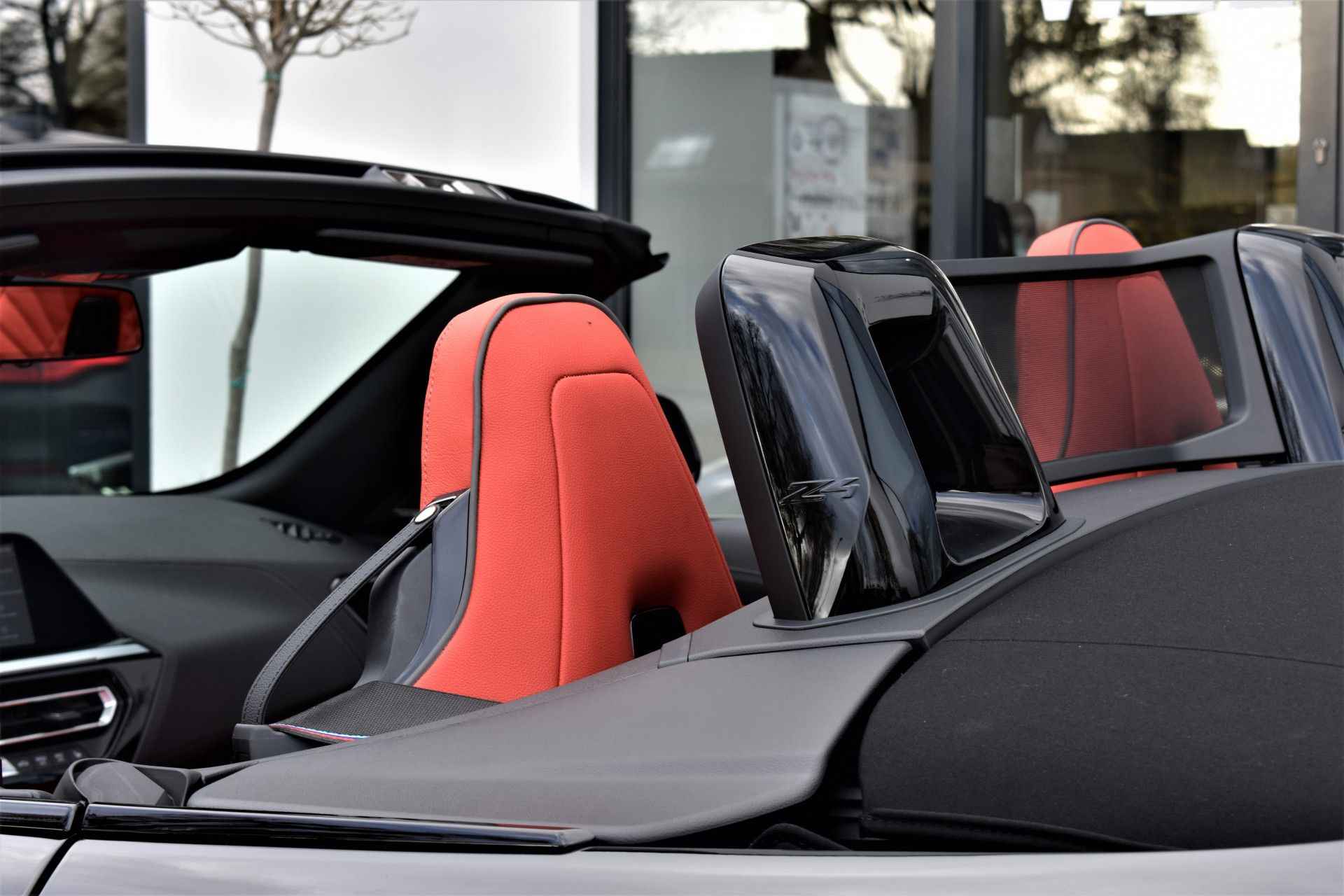 BMW Z4 Roadster sDrive30i 258 pk M Sport High Executive Automaat / Navigatie Professional / Head-Up Display / Harman Kardon / 19 inch LMV / Keyless Entry / Windscherm / Adaptief M onderstel - 22/48