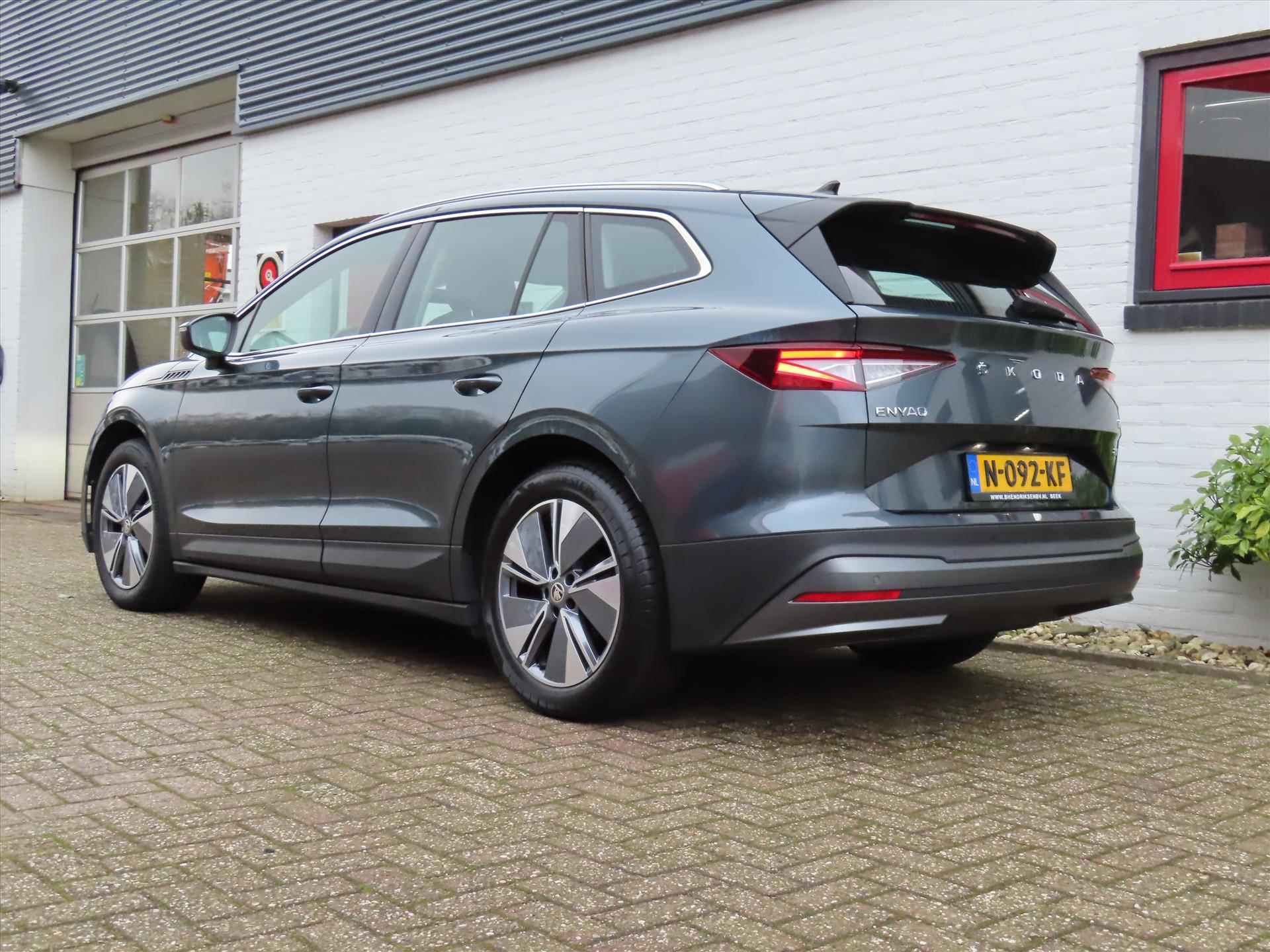 SKODA Enyaq Iv 80 204pk/ DAB/ Apple Carplay/ 12% Bijtelling/ Camera achter/ Parkeersensoren/ Navigatie/ Led koplampen/ 1 Eigenaar/ Origineel NL/ NAP - 37/39