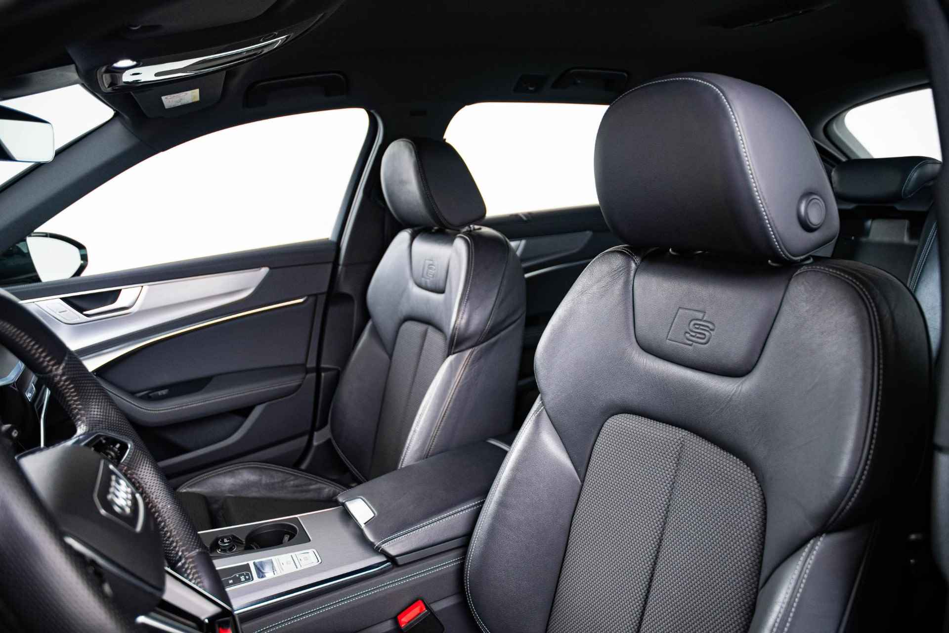 Audi A6 Avant 45 TFSI Sport S line edition Pro Line S - Sportstoelen - Stoelverwarming voor - Automatische achterklep - Parkeerhulp plus - Diefstalalarm - Zonwering achterzijruiten - Automatisch dimmende binnenspiegel - - 18/60