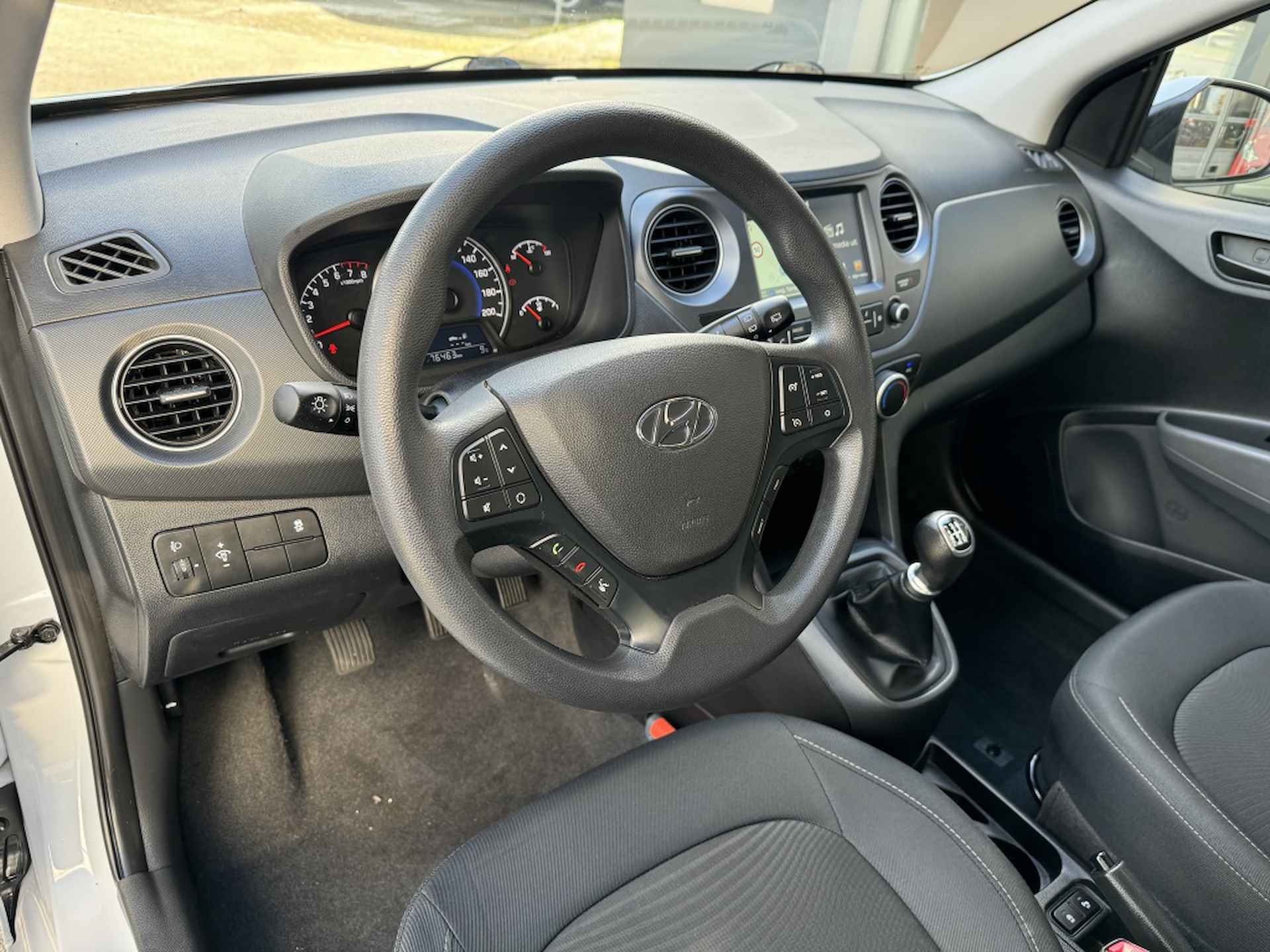 Hyundai i10 1.0i Comfort | Navigatie | Airco | Apple/android carplay | Parke - 10/23